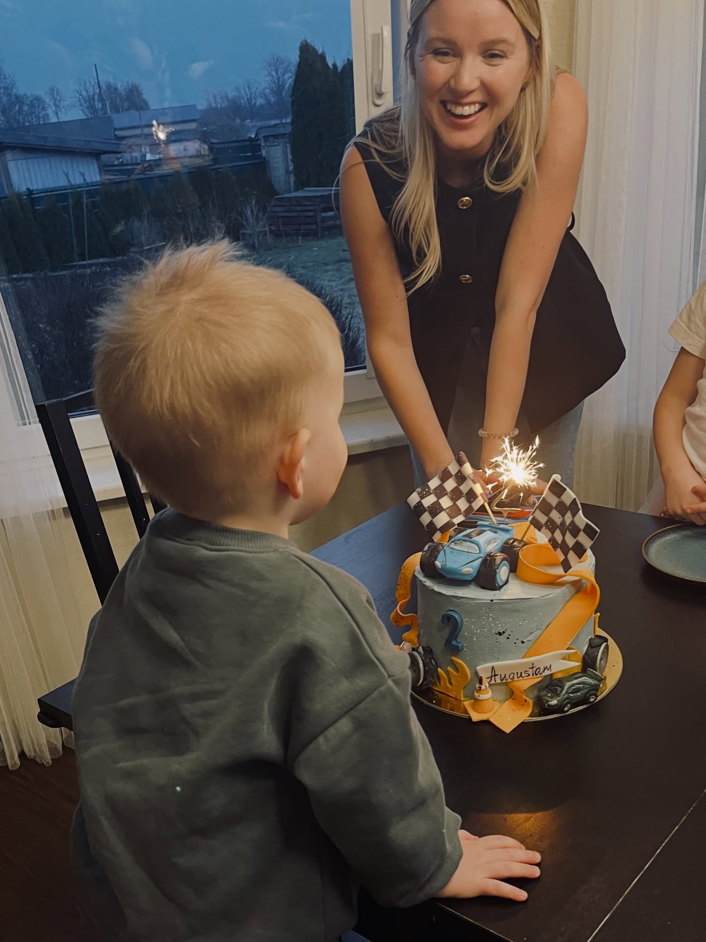 Svinējām svētkus tieši tā, kā mums patīk. Visiem kopā! ✨✨✨Šajā ģimenē vairs bēbīšu nav, tikai lieli bērni, mazliet kūstu 🫠🫠