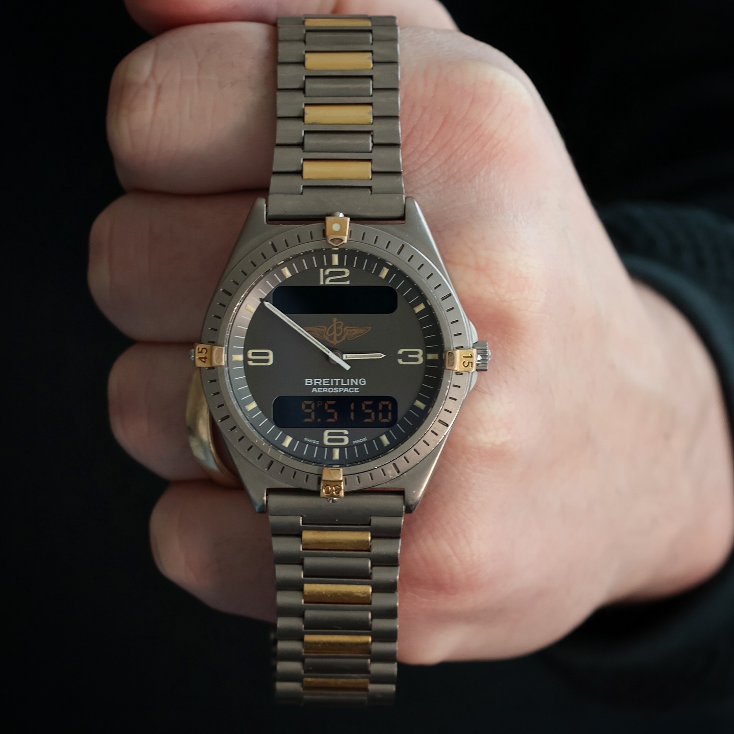 This watch might look like it’s from the future… but it’s really a state-of-the-art flight instrument from a bygone era. Can you guess what decade this watch is from?
Boasting 2 integrated LCD screens, this Breitling Navitimer Aerospace can switch between a chronograph, timer, 2nd time zone and an audible alarm - all manipulated and set by the single crown at 3 o’clock 🤯
Designed for pilots who still liked a little bling, the gold tones melt into the dark grey titanium case - aircraft-grade titanium being the perfect choice for both its strength and impressive lightness 🪶
Not your typical pilot’s watch, ehh?
⌚️: @breitling Navitimer Aerospace (ref. 80360)
#pilotwatch #breitling #breitlingnavitimer #watchfam #watchesofinstagram