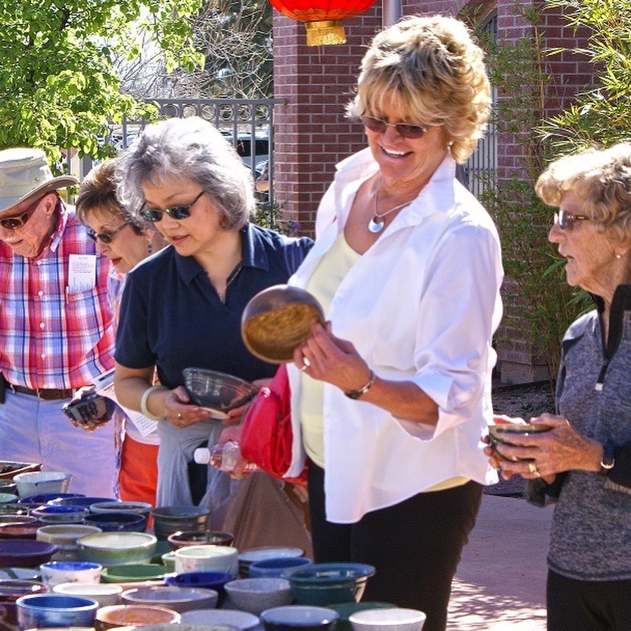 Ready to get creative with your nonprofit fundraising events and say goodbye to the formal gala model? From a flash tattoo event at @goldenruletattoo this Sunday in support of @abortionfunds, to dinner in the Red Rocks with @clothandflame, here are are 6 ideas to get your wheels spinning!
thinkbignonprofits.com/post/6-unconventional-fundraising-event-ideas (link in bio!)