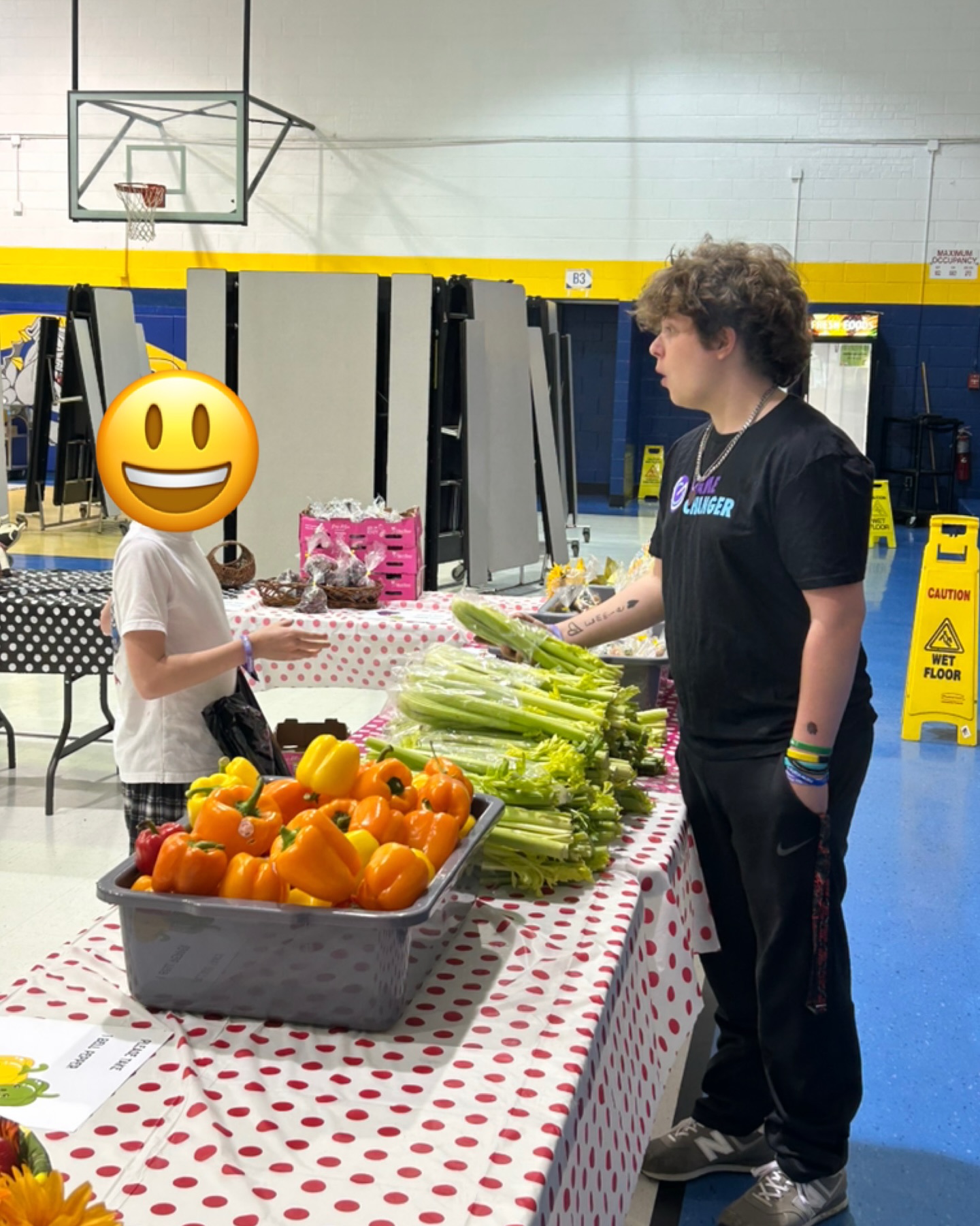 GameChanger Peer Leaders from Van Jr/Sr High partnered with Boone Memorial Health, Van Elementary, and Community in Schools to help students at Van Elementary make healthy choices when it comes to fueling their bodies. During the Farmers Market held at the elementary school, students were able to shop for fresh fruits and vegetables to take home! Families were also invited to attend.
In addition to Peer Leaders helping with the Farmers Market, they handed out You Have What It Takes bracelets to the elementary students to remind them they really do have what it takes to make healthy choices!