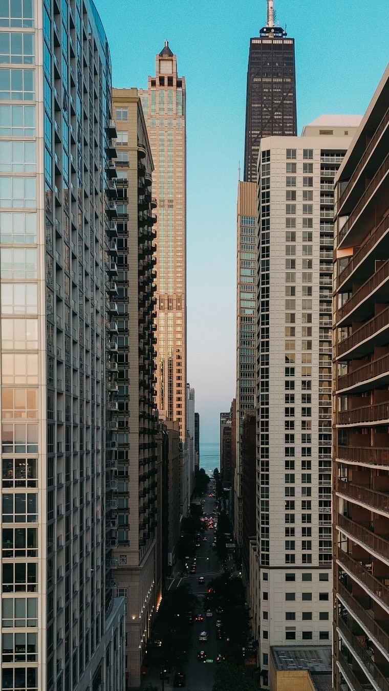 The promise of spring in Chicago lies ahead. From morning to night, take in sweeping views of Chicago’s skyline from your luxurious suite at @fschicago.
#TFGxFSChicago #FSChicago