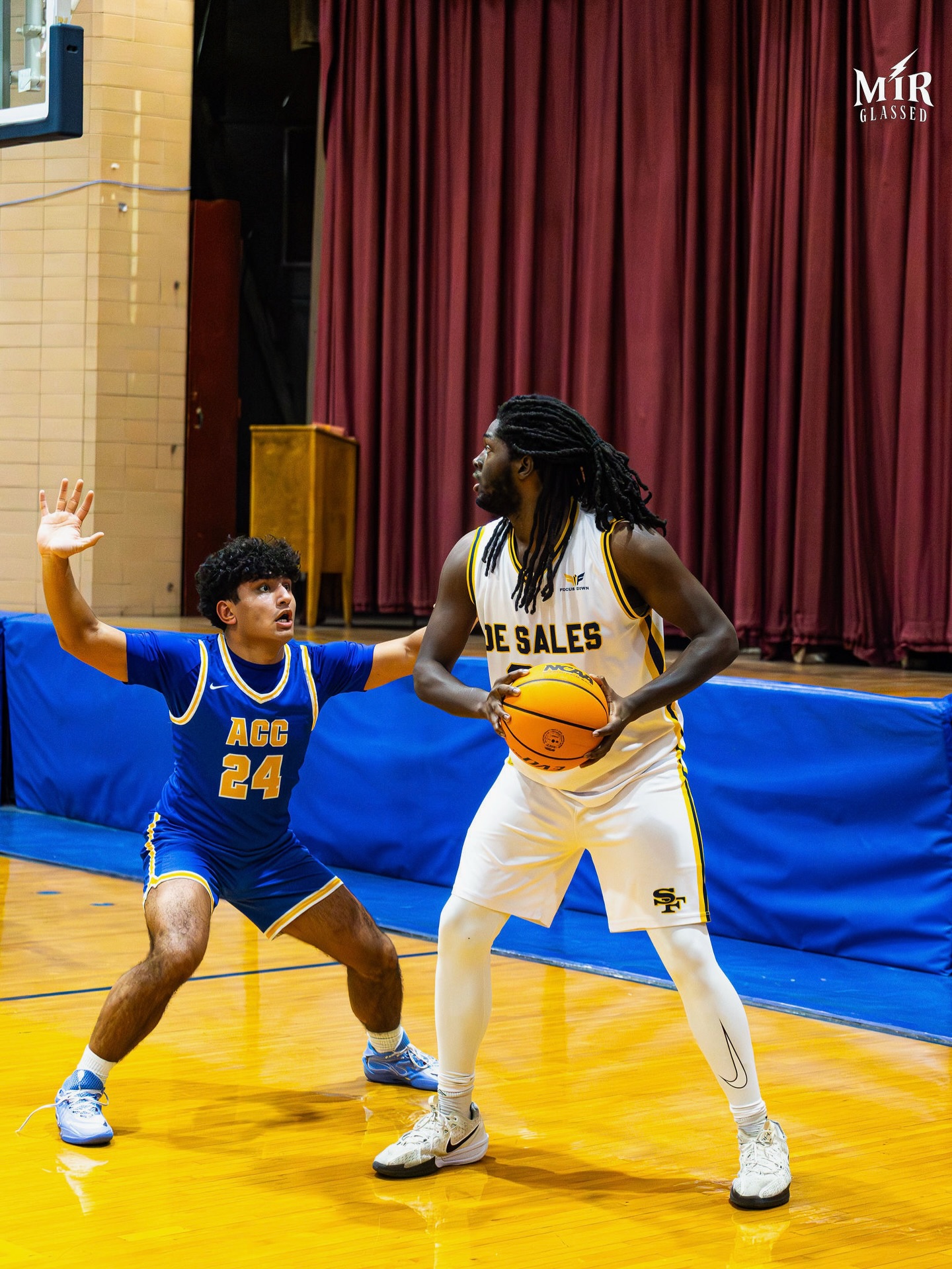 Boys Varsity Basketball Standout: Senior Stephen George #BigSteve
🏀 Averaged a Double Double in Points (12) and Rebounds (13)
🏀 Averaged 4 Assists a Game
🏀 4.0 GPA
🏀 Steve is still uncommitted for College, but will be majoring in Computer Science.