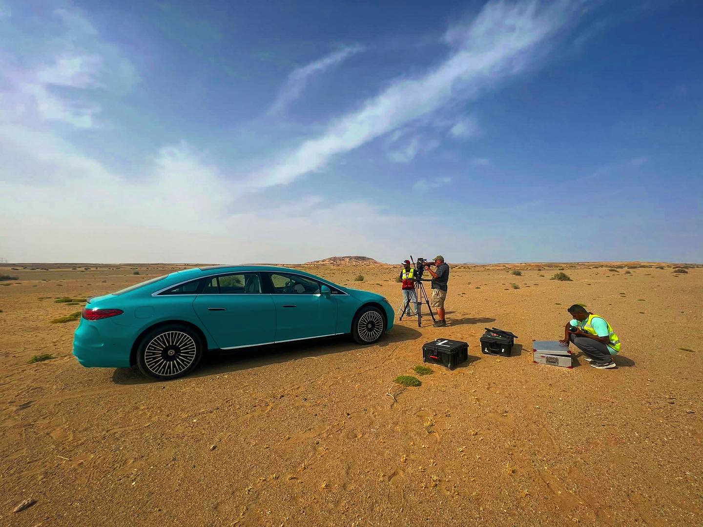 Homeward bound after an amazing couple of weeks shooting with @bugshite for @edgepictre in the desert, on mountains and at sea.
#Saudi #behindthescenes #setlife🎥 #filmmaking #documentary #kowaanamorphic #canonc500mkii