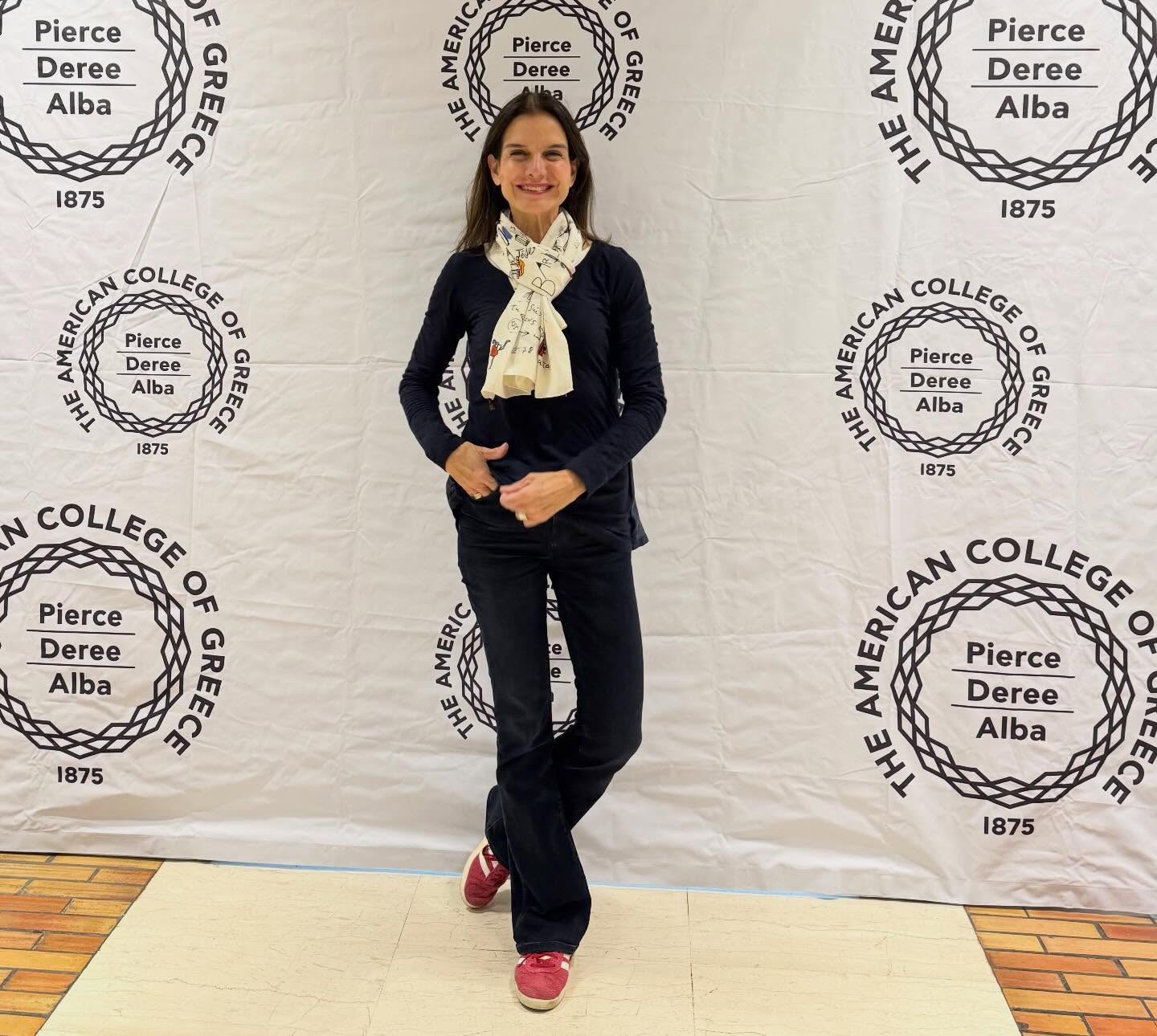 Δεν ήταν μόνο μια ωραία εκδήλωση, τουλάχιστον όπως μας είπαν όσοι την παρακολούθησαν από κοντά ή διαδικτυακά, που οργάνωσε @acgalumniofficial ήταν μια θερμή, για μένα, εκδήλωση.
Είχα πολλά χρόνια να πάω στο Downtown κτήριο του @deree_acg όπως λεγόταν τότε, το σημερινό Alba. Βασικά, απο τότε που είχα πάρει κάποιο μάθημα. Όσα χρόνια όμως κι αν εχουν περάσει ως φοιτήτρια, υπάρχει μια βαθιά συγκίνηση ως προς το σχολείο. Γιατί όπως και να το κάνουμε 6+4 , δέκα χρόνια είναι αυτά και δεν είναι λίγα όταν μιλάμε και για διαπαιδαγώγηση.
Ένα μεγάλο ευχαριστώ στον Δημήτρη Τουμπη, Βασιλικη Λαμπροπούλου και σε όλους που βοήθησαν για να πραγματοποιηθεί και τη σύσταση του πάνελ @sophie_themelis Κέλλυ Παπακωστόπουλου @fiona_dede καθώς και στην @xviolet12 για τον συντονισμό.