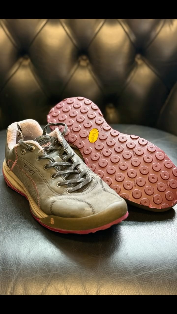 #tevashoes getting a new #vibramsole
#shoerepair #vibramsolefactor #colne