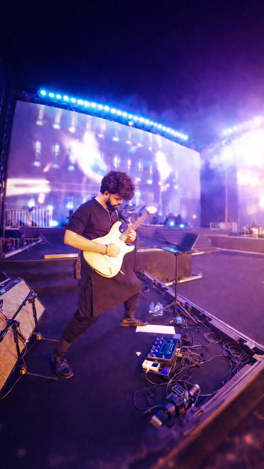 4 shows down with the man @karanaujla
Looking forward to the rest !
@seansams @kirkgrange @jamaleurope @angiedisi @kylejadon @whoisjvmes @reiddavidhenry @itsocean.wav @theheavymetalindian @mixedbyhanish @team.innovation
@aaquibw @deeprehaan @philthydrumtech
@prsguitars @rightonstraps
#karanaujla❤️ #indiatour #liveshows #concert #guitarplayers