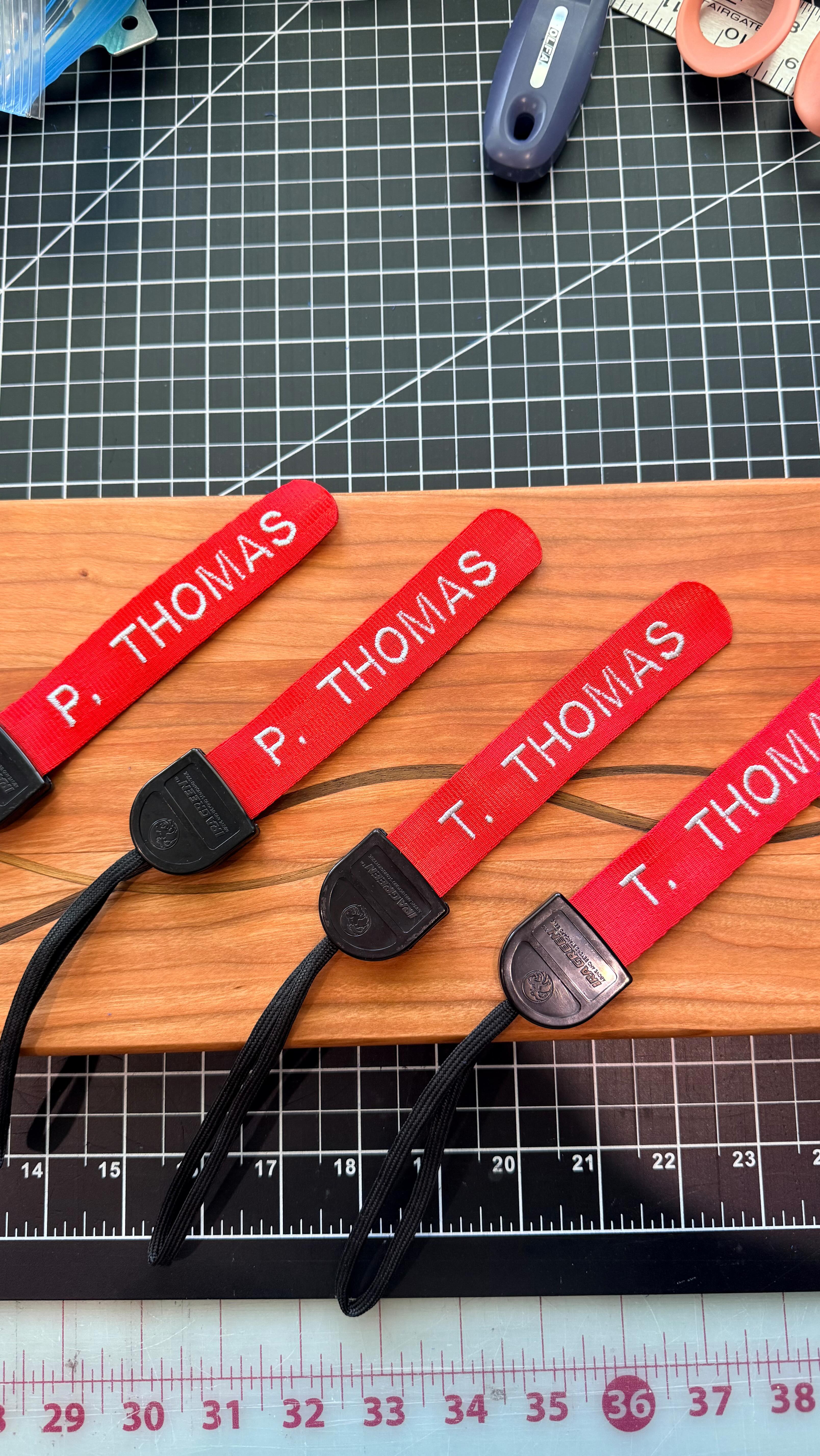 💚🧵🪡For the LOVE of embroidery 💚🧵🪡
🧵 Serving up some embroidered bag tags!
#Atimetosew #machineembroidery #multineedle #brothermachine #brothermachineembroidery