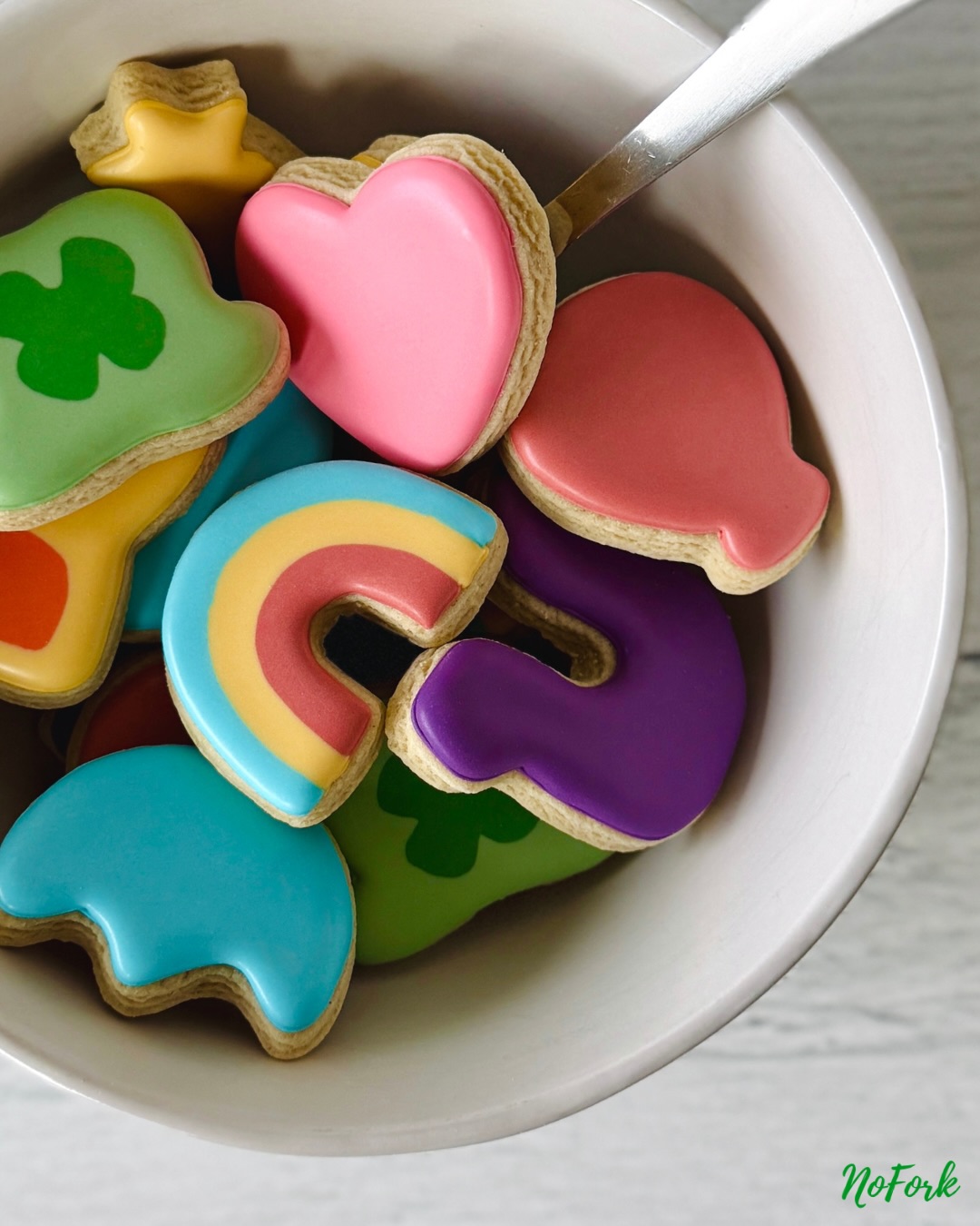 Lucky Charms is hands down our favorite cereal of all time, which made these cookies extra special to make! 💚
Take our poll in our Story or DM us…would you like to see these cute 2” mini marshmallow themed sugar cookies offered year round outside of custom orders? Available at our seasonal markets? Available to purchase online? Let us know!
Happy St.Patrick’s Day! 🍀
#nofork #celebratingmadeeasy #eatwithyourhands #noutensilsrequired #custombakery