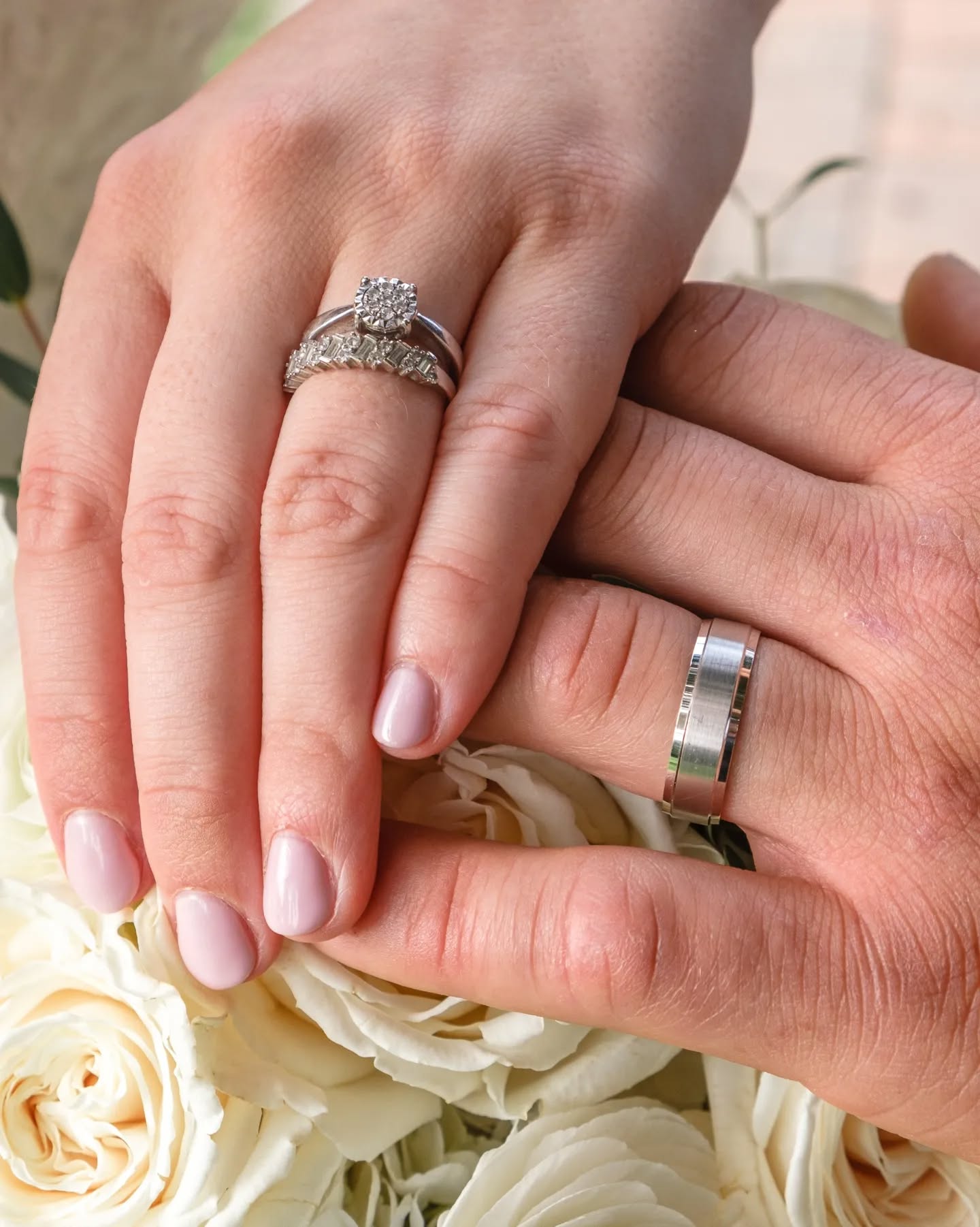Beautiful rings for the Audrey & PierLuc wedding
Flowers : @ledesignfloral
Venue : @royalottawagc
_______________________________
Magnifiques bagues au mariage d'Audrey & PierLuc
Fleurs par @ledesignfloral
Au @leclubdegolfroyalottawa
.
.
#weddingringset💍😉 #weddingday #weddingphotography #weddingphoto #weddingrings #ottawalife #weddinginspiration #weddingcouple #ottawaweddingdecor #weddingplanner #weddingflowers #ottawaphoto #weddingphotographer #aylmerquebec #dreamwedding #weddingmoments #weddingstyle #ottawaphotographer #gatineau #weddingdetails #loveofmylight
#royalottawagolfclub #royalottawagolfclubwedding
