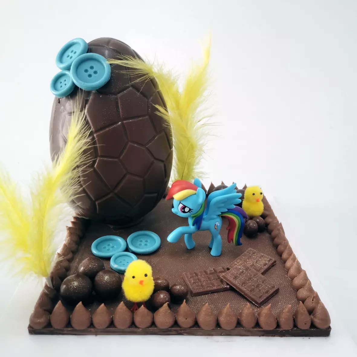 Más monas disponibles!
Últimos días para hacer vuestros encargos!
info@indicakes.com
#monadepasqua #monadepascua #chocolate #pascua2023 #huevosdepascua #indicakesbcn #rainbowpony #doraemon #monstredecolors