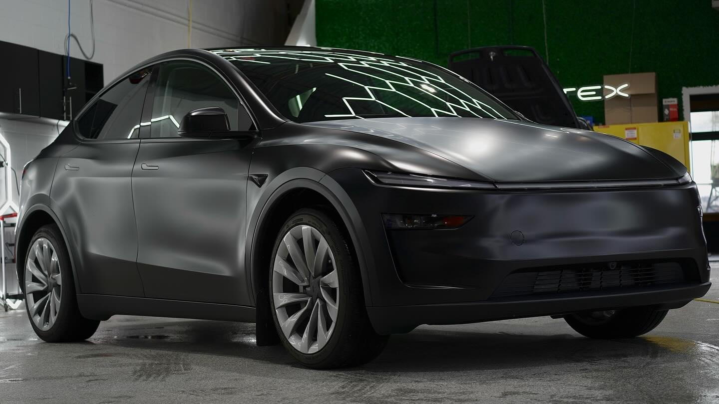 Gloss to satin transformation 🔥
This Tesla just went through a full satin PPF conversion by Protex Vancouver, turning factory gloss into a sleek, stealth finish while adding serious protection where it matters.
Paint Protection Film isn’t just about looks:
• Self-healing top layer removes light scratches & swirl marks
• Shields against rock chips, road debris & daily wear
• UV resistance prevents fading and keeps the paint fresh
• Hydrophobic surface for easier cleaning and maintenance
• Preserves resale value by keeping original paint untouched
Style + protection, no compromises.
#SatinPPF #TeslaDetailing #PaintProtectionFilm #VancouverCars #StealthWrap