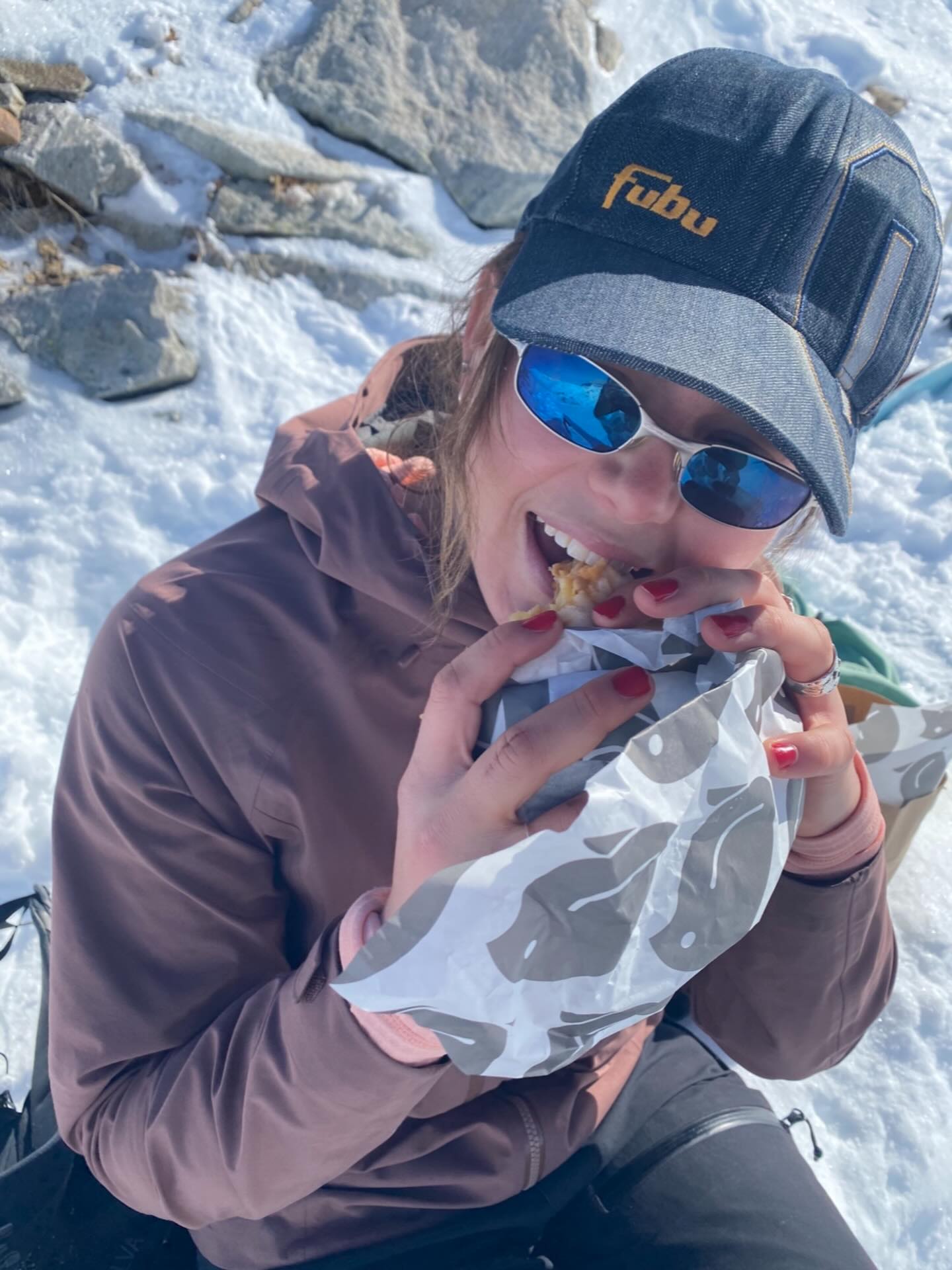 Bluebird on a bluebird, how good! 🐦 ☀️ 🏔️
#bluebird #chamonix #cafebluebird #burrito #takeaway