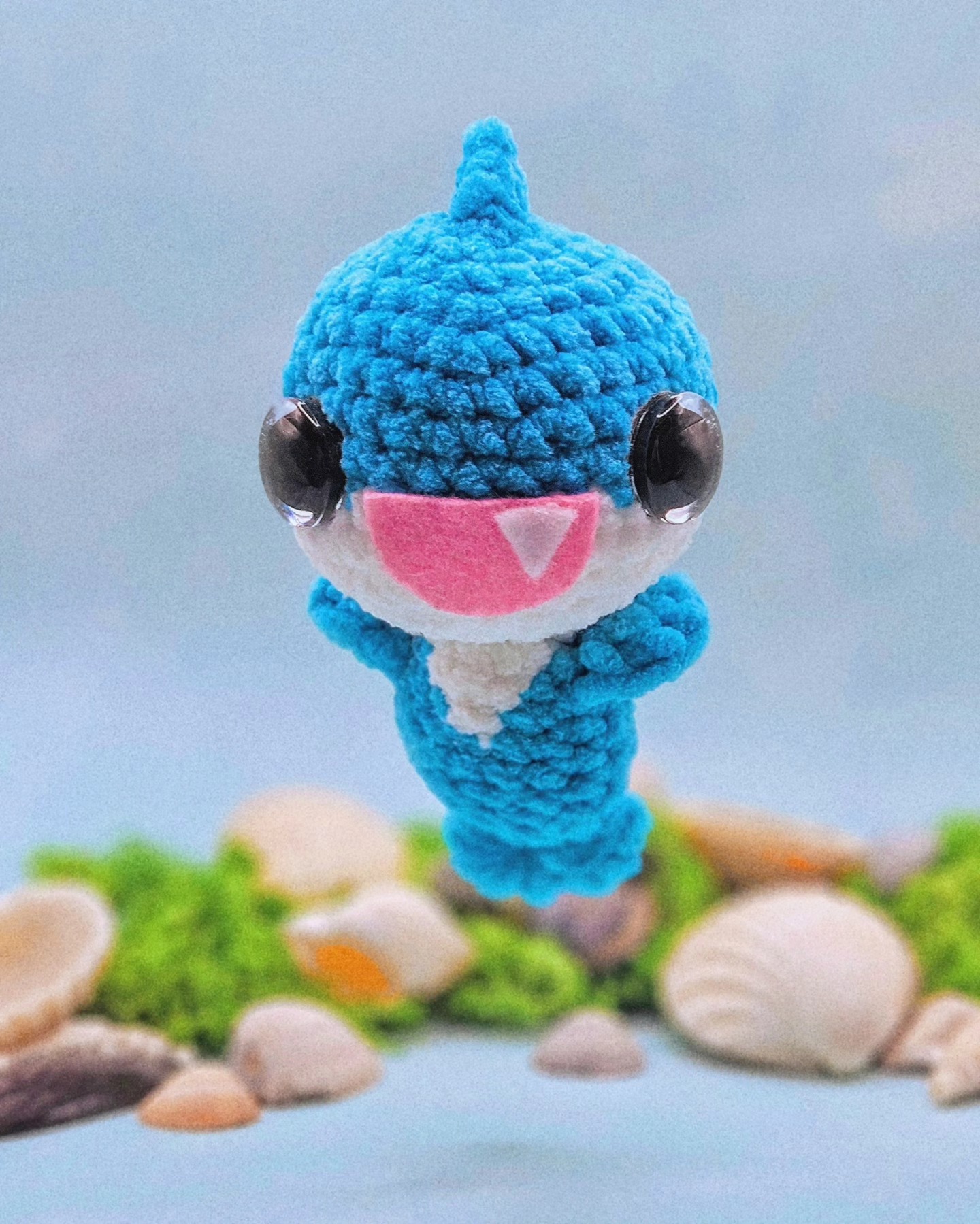 Baaaaaaaaby SHARK! It's #AmiguruMay2025 Day 12 (yesterday was a day off 😌), and today's prompt is Sea or Mountain 🌊⛰️
As I find it the most peaceful, I chose Sea! I had planned to make an entirely new amigurumi for today's prompt, but I've been pretty poorly lately, so I decided to do a quick little photoshoot of this cutie patootie instead 🤭🦈🌊✨️
This baby shark was a pattern test for @lex_in_stitches a long while ago, and he's remained in Crochet Corner ™️ as a little mascot ever since 🙂↕️🦈
(Also very proud of how it got him to float for this photoshoot 🤭 no AI here folks!)
.
.
.
.
.
.
.
.
.
#amigurumi #amigurumis #amigurumay
#crochetersofinstagram #crochetlover
#crochetaddict #crochetlove #crocheter #crochetlife #amigurumiaddict #crochetcorner #happyplace #stitchbystitch #stitchersgonnastitch
#crocheteveryday #crafthoarder #babyshark #underthesea #sharkweek