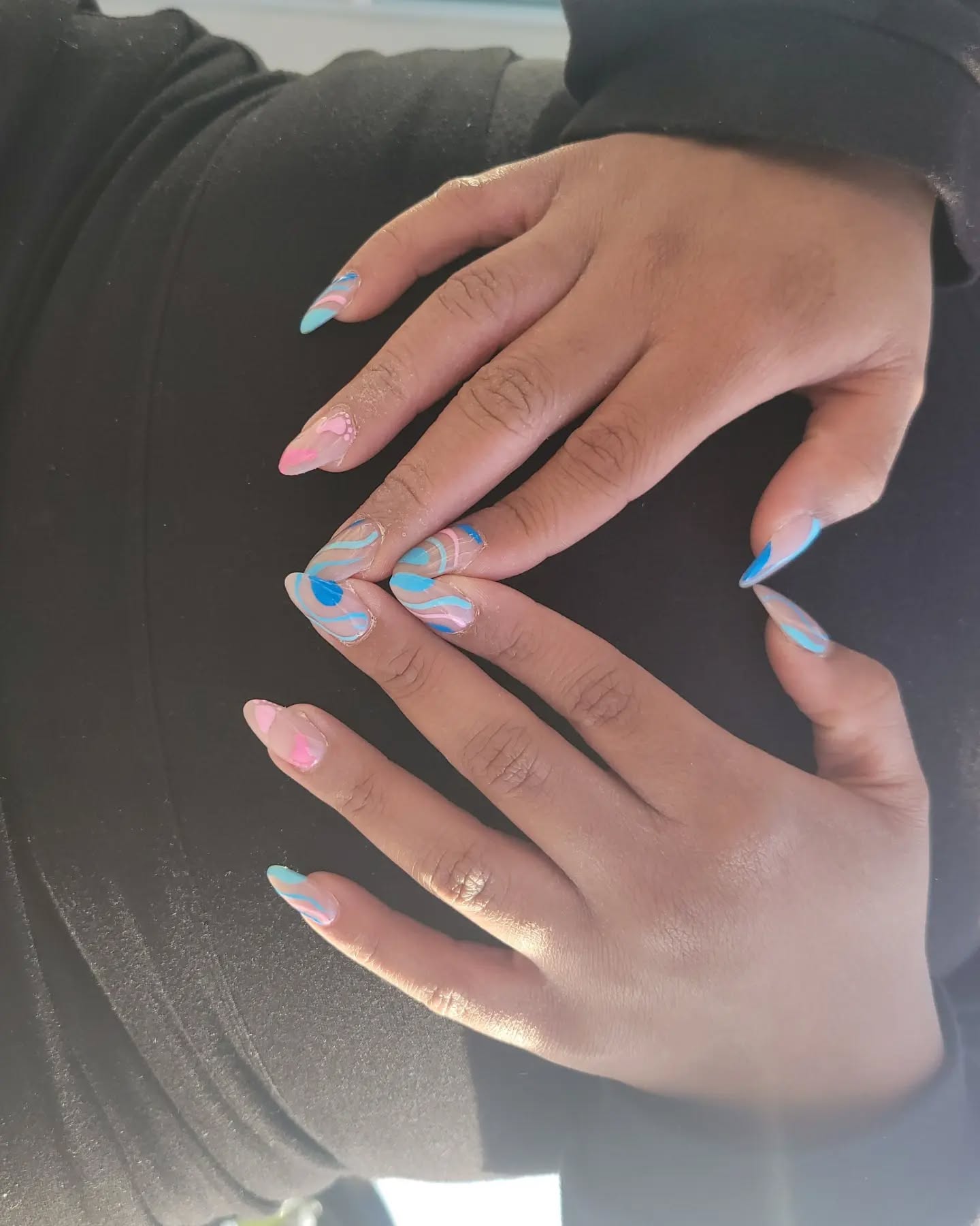 I'm so excited to know baby's gender soon!
- And yes, I'm happily pregnant 🤰🏽