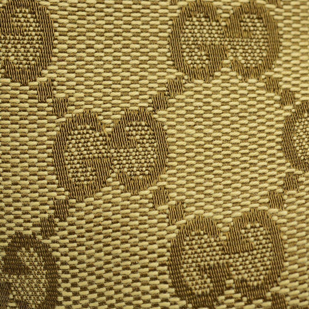 These boots are made for walkin'. And showin' off your fashion sense.
#designer #fashion #authentic #secondhand #secondhandfashion #gucci #beige #guccissima #shoes #clothing #arianagrande #overthekneeboots #overtheknee #footwear #boots