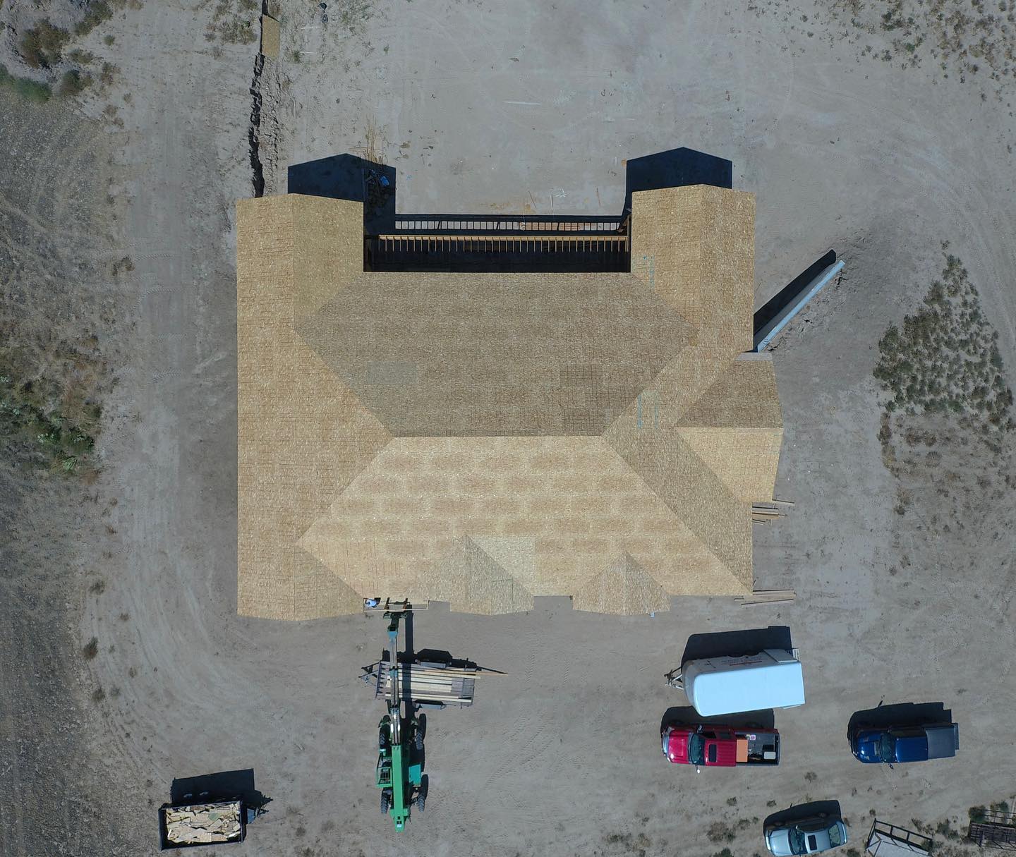 The roof is finally put together on this home and we cannot wait to show you more soon!
#customhome #customhomes #customhomebuilder