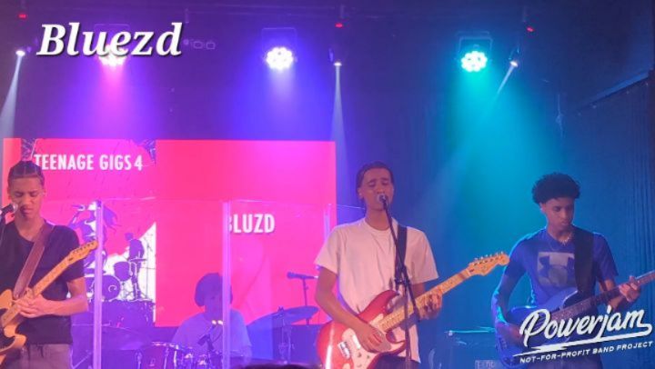 It was awesome to see the buzz of the crowd on Saturday during and after Powerjam bands, 'Bluezd' & 'LowLands' performed in a line- up with other youth bands from Ealing and Chiswick at @clubbrentham . Many thanks to Andy & team for hosting a Sold Out 'Teenage Gigs' event!
#westlondonmusicschool #ealingmusic #chiswickmusic
#ealingartists #chiswickcommunity
