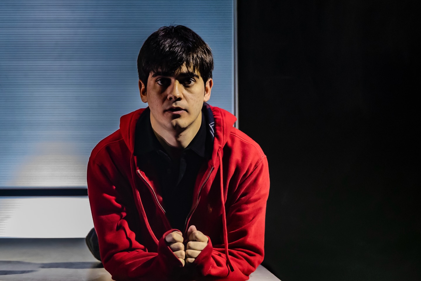 Javi Morán (@javimoranactor) interpreta a Invisible en ‘Invisible’ 👁️🎒 una obra basada en la novela de @eloymorenoescritor, adaptada por @mirojosepmaria y dirigida por José Luis Arellano García.
Fotos de @ilde.sandrin