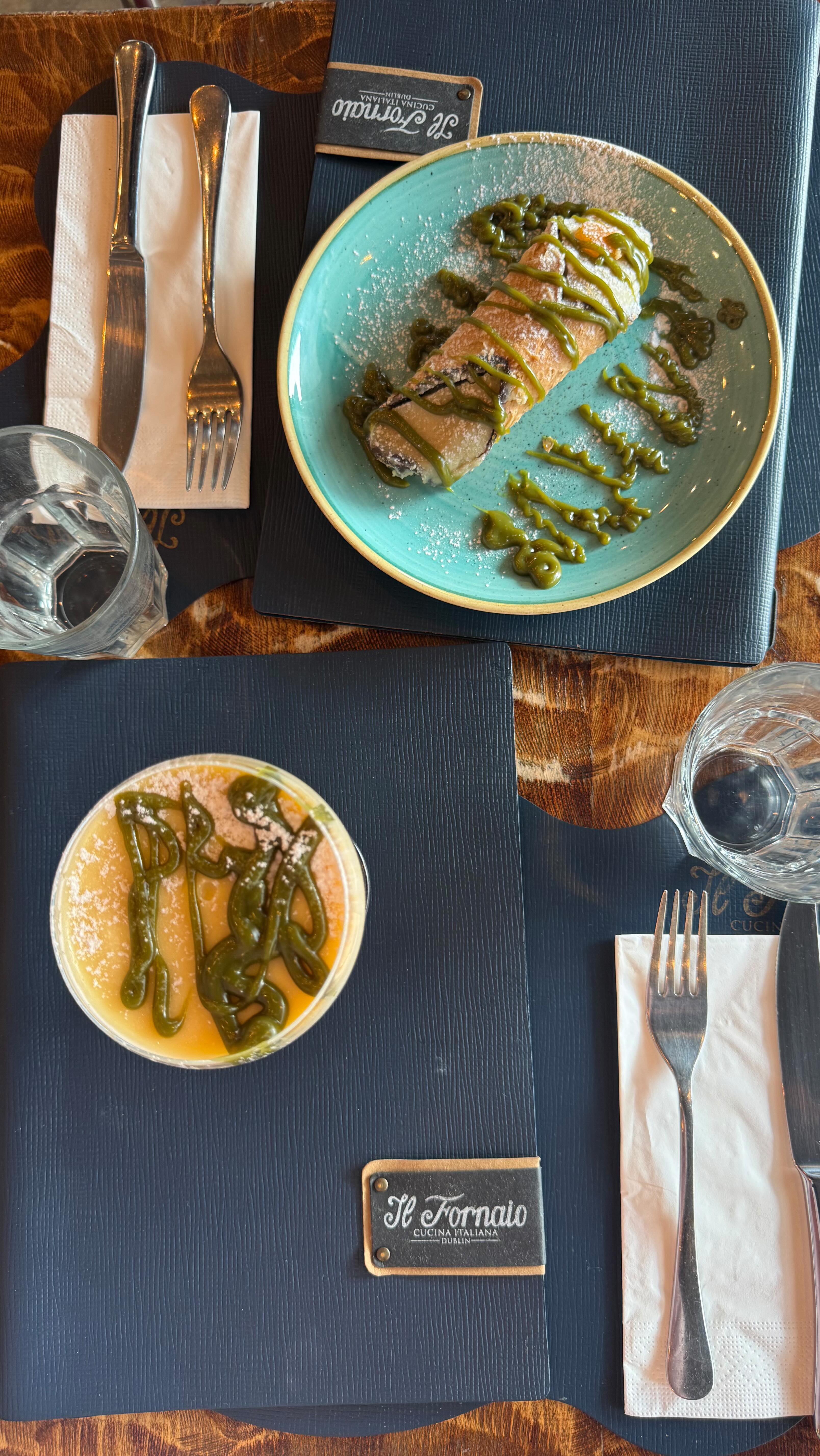 Let the boys know if you prefer A or B ? 👏👏💚💚🍀🍀
Traditional Italian desserts with a pit of green for St Patrick’s day 🇮🇪
#dublinfood #IFSC #dublincity #stpatricksday