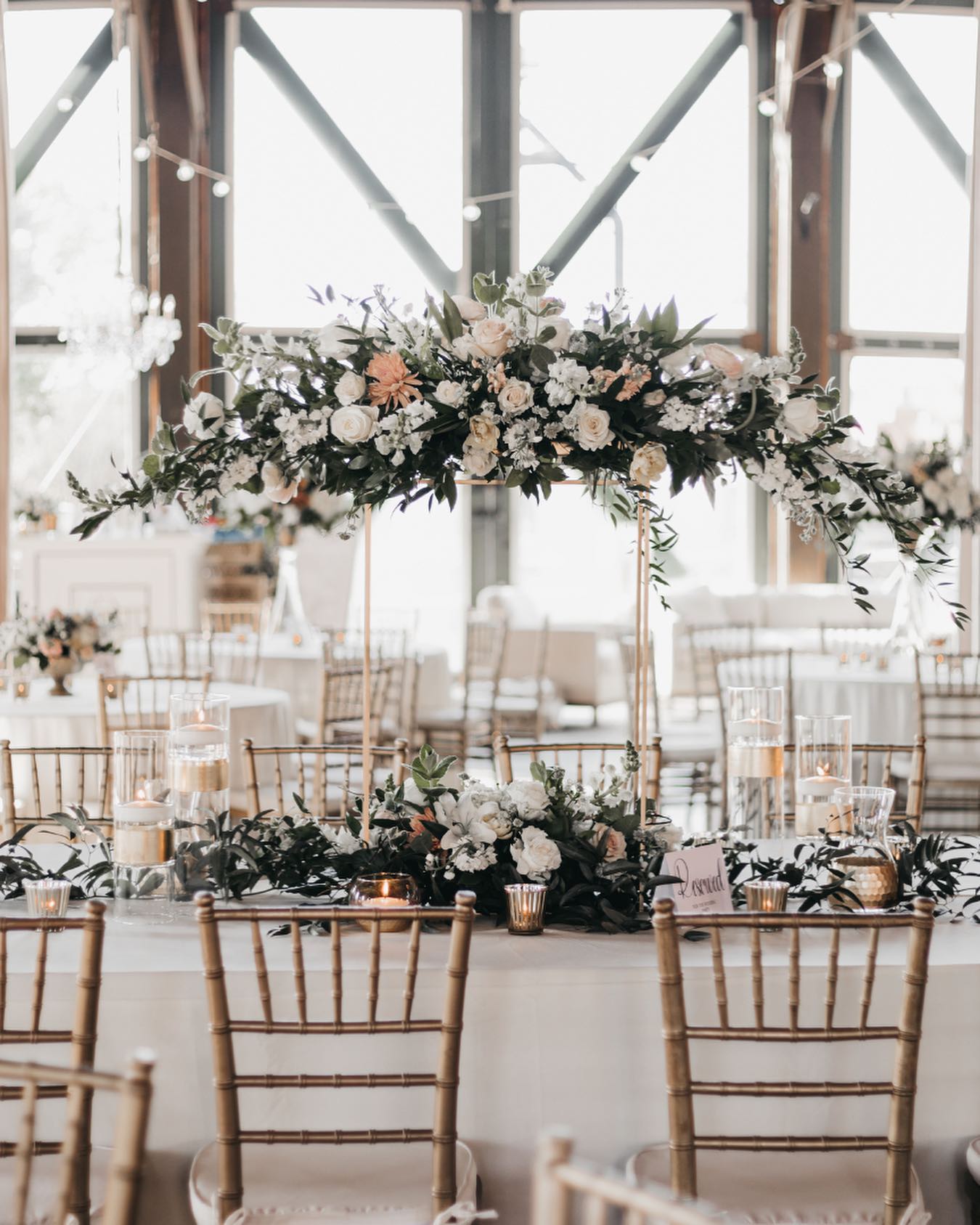 All the pretty things
.
Planner: @weddingsbyep
Photography: @m_graceo
Florals: @inbloomhsv
Catering: @thestandardhsv
Videography: @chandersmithfilms
Band: @nationwidecoveragemusic
Cake: @angie.bakes.cakes
Photo booth: @sighphotobooth
Marquee Letters: @alphalithsv
Draping & Rentals: @shindigsandsuch
Cold spark: @gqlightmosphere
Stationery: @saltandpaperie
MUA: @nancyfinneganmua
Hair: @bridal_hair_huntsville
Bridal: @birchonmain
Bridesmaids: @shoprevelry
Suits: @menswearhouse
Transportation: @coatscars
Hotel: @106.jefferson
.
.
.
#roundhousehuntsville
#luxurywedding #alabamaweddingplanner #brideandgroom #weddingstyle #weddinginspiration