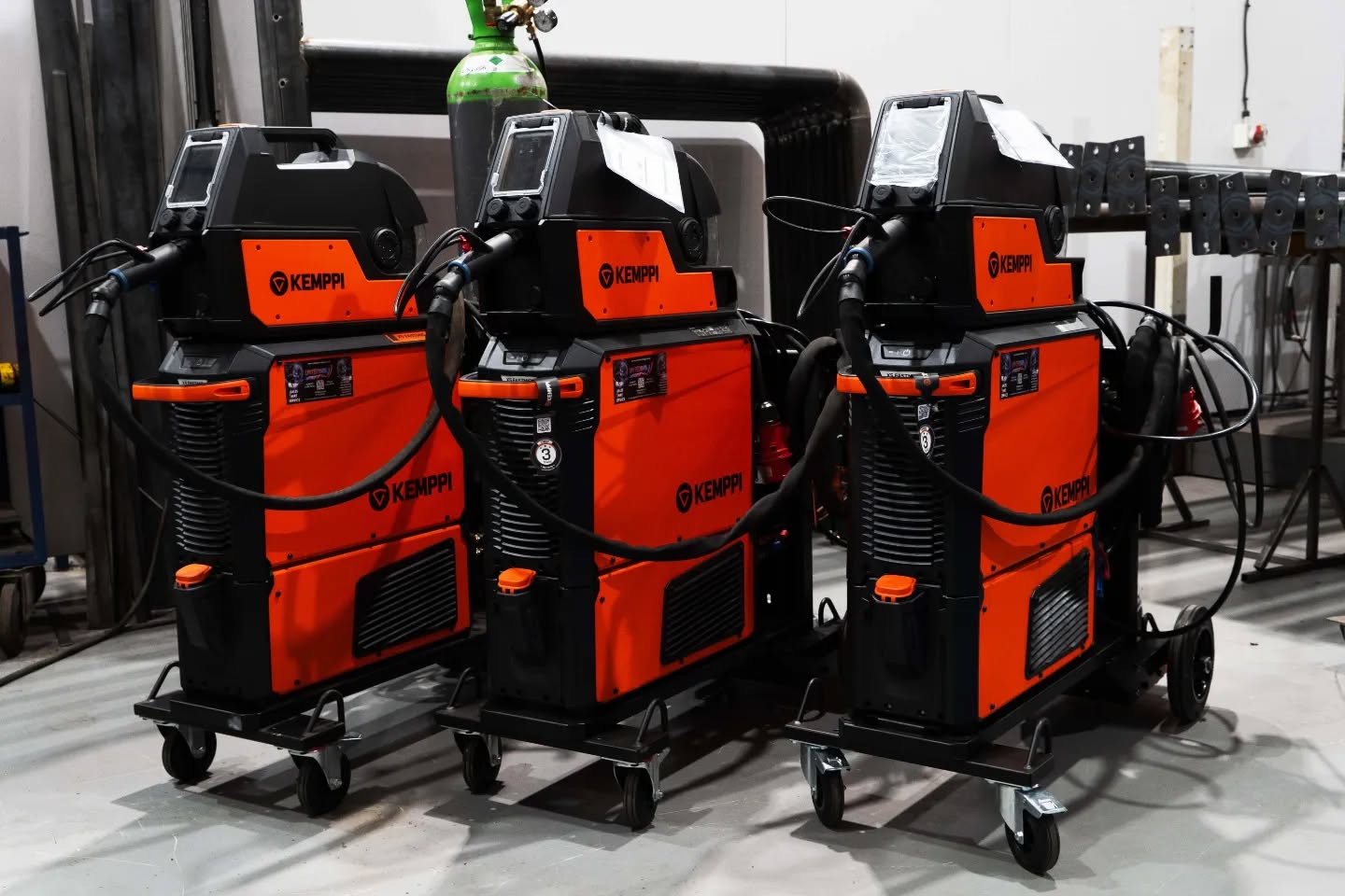 Big thanks to @unitedweldingsupplies for the supply of our delicious new @kemppiuk water cooled X5 Fastmig sets. Heading into 2024 strong 💪
#kemppi #kemppiwelding #welding #weldlife #weldporn