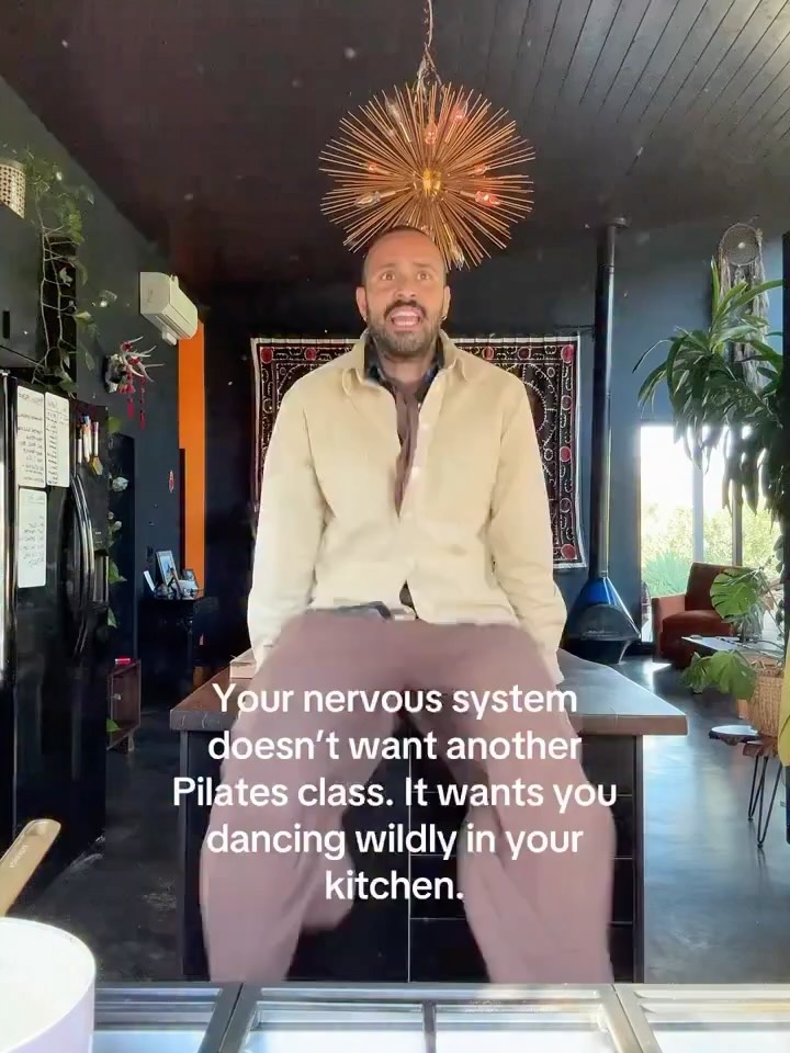 Mid-week check in… how ya doing queens?
Which of these is your mood this week?!
If you’re feeling the tension of the week starting to creep in… get outside, move your body, hug your loved ones!
We got this ❤️💃
