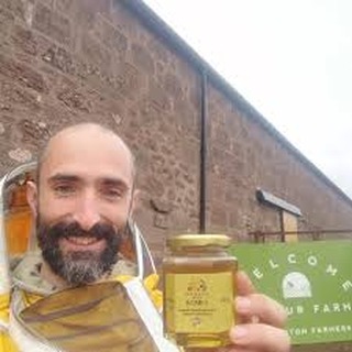 🍯 **Honey Tasting Experience – Saturday 28th March (3–5 PM)**
📍 Farm to Table @westertonfarm
Some places are already gone, and we’re **very close to confirming the event** — just a few more bookings needed by March 26th ✨
✨ What to expect:
– A guided tasting of different honeys (rapeseed, heather etc.)
– Discover how bees make honey
– Learn how to taste honey
– A relaxed, authentic experience directly from the producer
👥 Small group → intimate and personal experience
💷 £25 per person
If you’ve been thinking about joining, now is the perfect time — I’d love to make this happen with you.
👉 **Message me to reserve your spot**
And if you can’t make it, a quick share would really help 🍯❤️