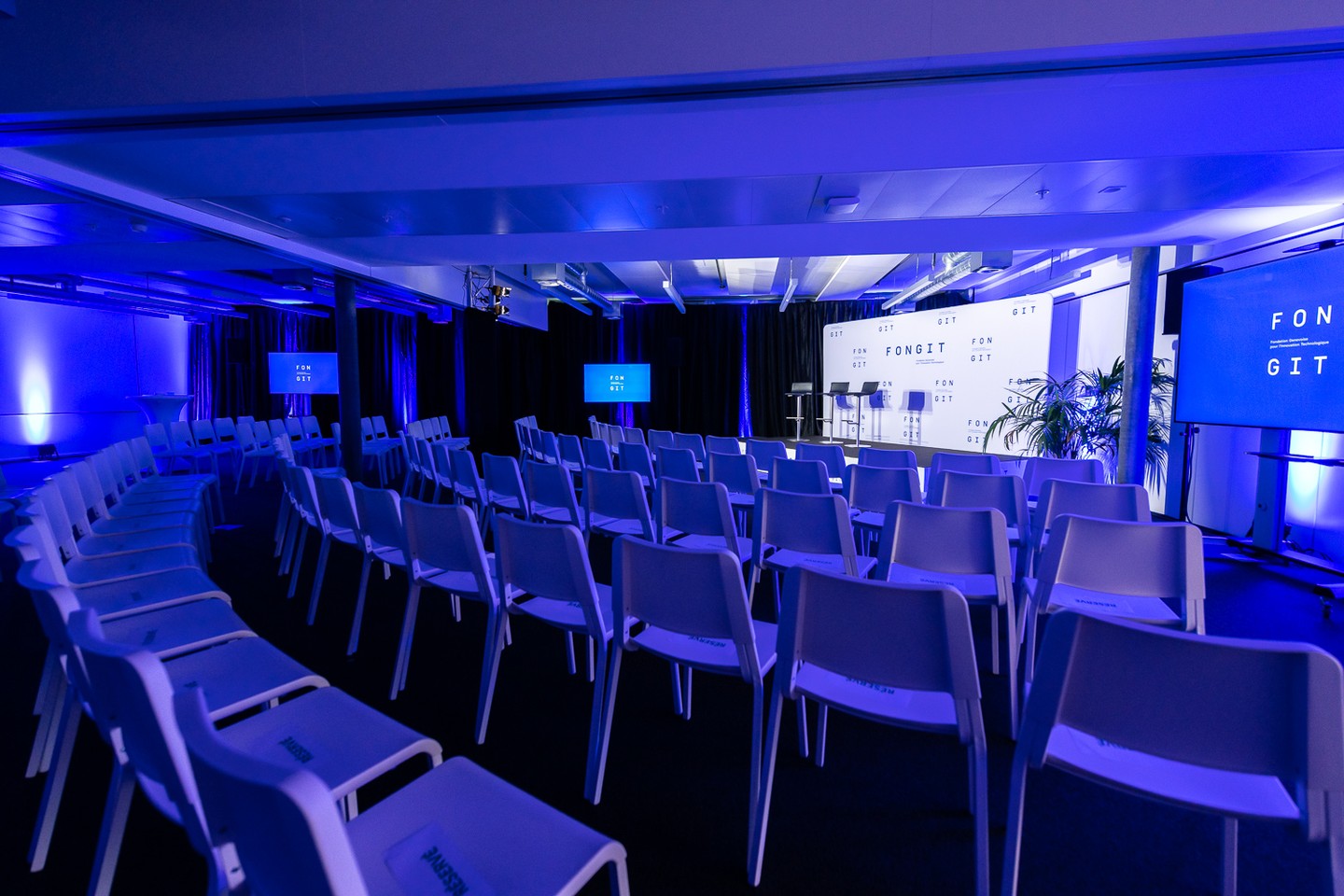 Un anniversaire haut en couleurs !
#womenrockswitzerland #genevaevents #corporateevents #geneva #corporatephotography