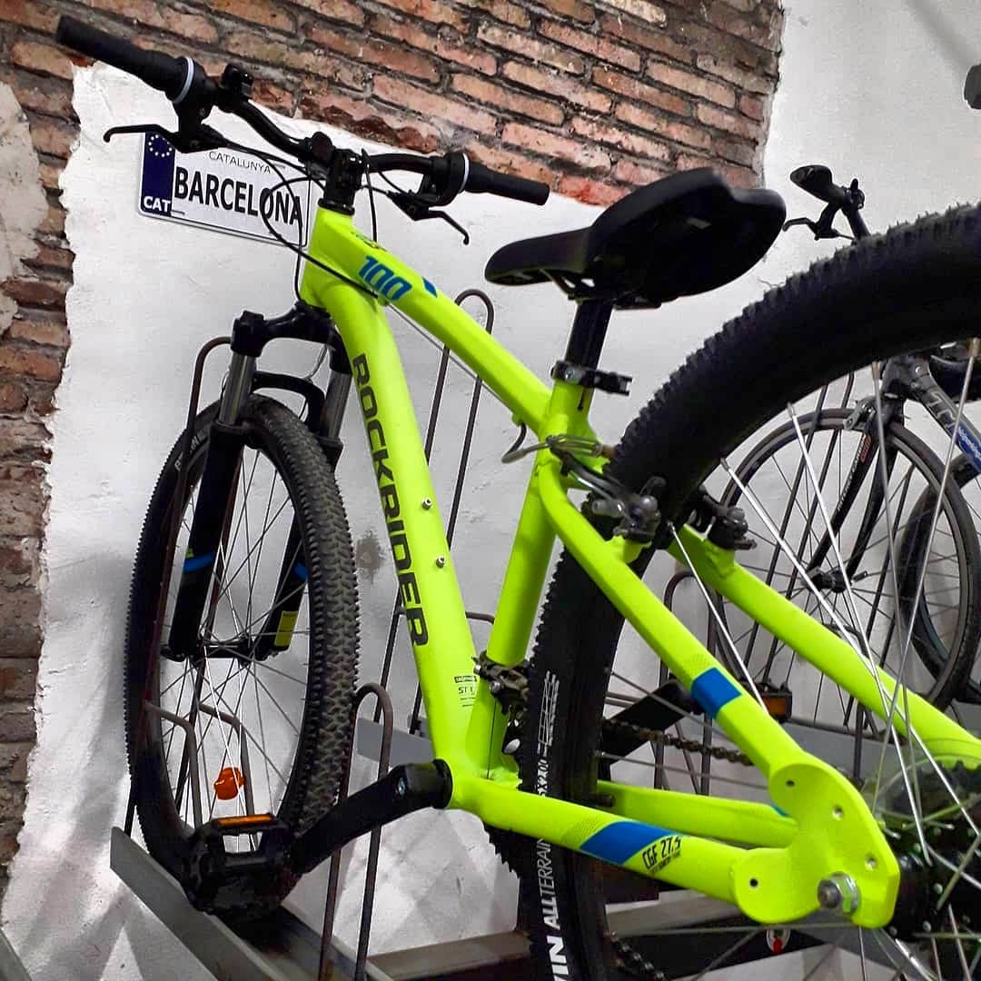 Hola,
Servicios y precios;
Skyb en Barceloneta está creado con el fin de guardar la bicicleta de forma fácil y segura, fomentando así, el uso habitual de la bicicleta en Barcelona, el deporte y bienestar físico, mental.
- Disponible 24h
- Plazas de aparcamientos exclusivas numeradas
- Anclajes de seguridad en cada plaza de aparcamiento
- Puerta motorizada
- Puerta reja de seguridad
- Cámaras de vídeo visión directa 24hs, 365 días al año, Non Stop. Audio, Fotografía
- Sistema de iluminación blanca, por detectores de movimiento
- Seguro por robo
Todos los medios tecnológicos para guardar tu bicicleta de forma fácil y segura, evitando robos, deterioro, ganando espacio en tu piso y así poder tu bicicleta ideal. Puedes pasar y ver como funciona
Dirección parking: Sant Elm, 4.
Oficina Privada
Skybicicletas@gmail.com
Facebook: Skyb.parking
Web: http://www.skyflats.es/skyb
#barcelona #biciocasionbarcelona #bicibarcelona #bicingbarcelona #barcelonaenbici #barcelonacity #barcelona_cat #barcelona_world #barc #barcelonabeach #ciclismo #bici #cycle #bikelife #roadbike #sport #bicicleta #barcelona #ciclista #instabike #instacycling #barcelonetabikes