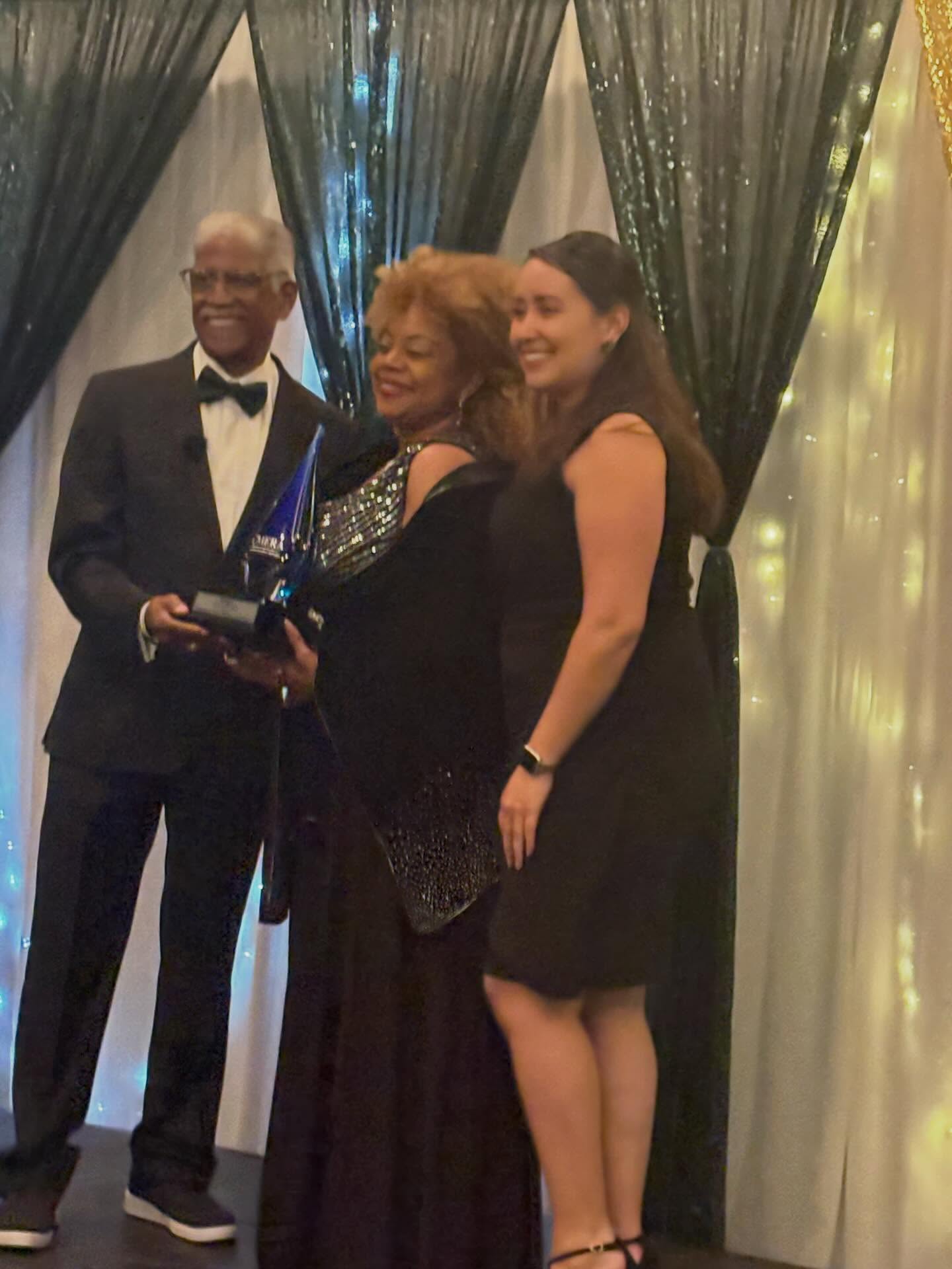 Ventura County Alumnae Chapter of Delta Sigma Theta Sorority, Inc. proudly celebrates as President, Lekishia Moffett White, accepted CCMERA’s CEO’s Choice Award, recognizing the chapter’s 45+ years of Sisterhood, Scholarship, Service, and Social Action. We are grateful for the opportunity to continue uplifting our community.
#DST1913 #DSTFarwestRegion #CCMERA #EconomicDevelopment