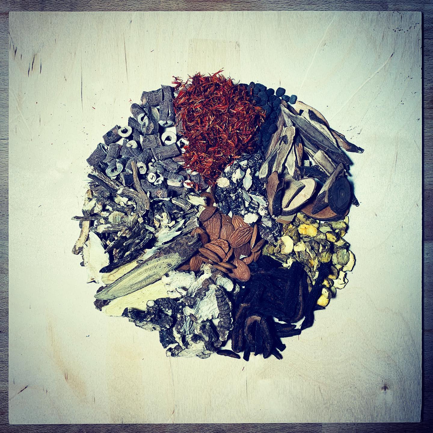 “Ge Xia Zhu Yu Tang” to remove blood stasis under the diaphragm and promote blood circulation #gexiazhuyutang #traditionalchinesemedicine #herbalmedicine #herbology #health #한의대생 #한의학 #한약 #한의사 #herbs #orientalmedicine