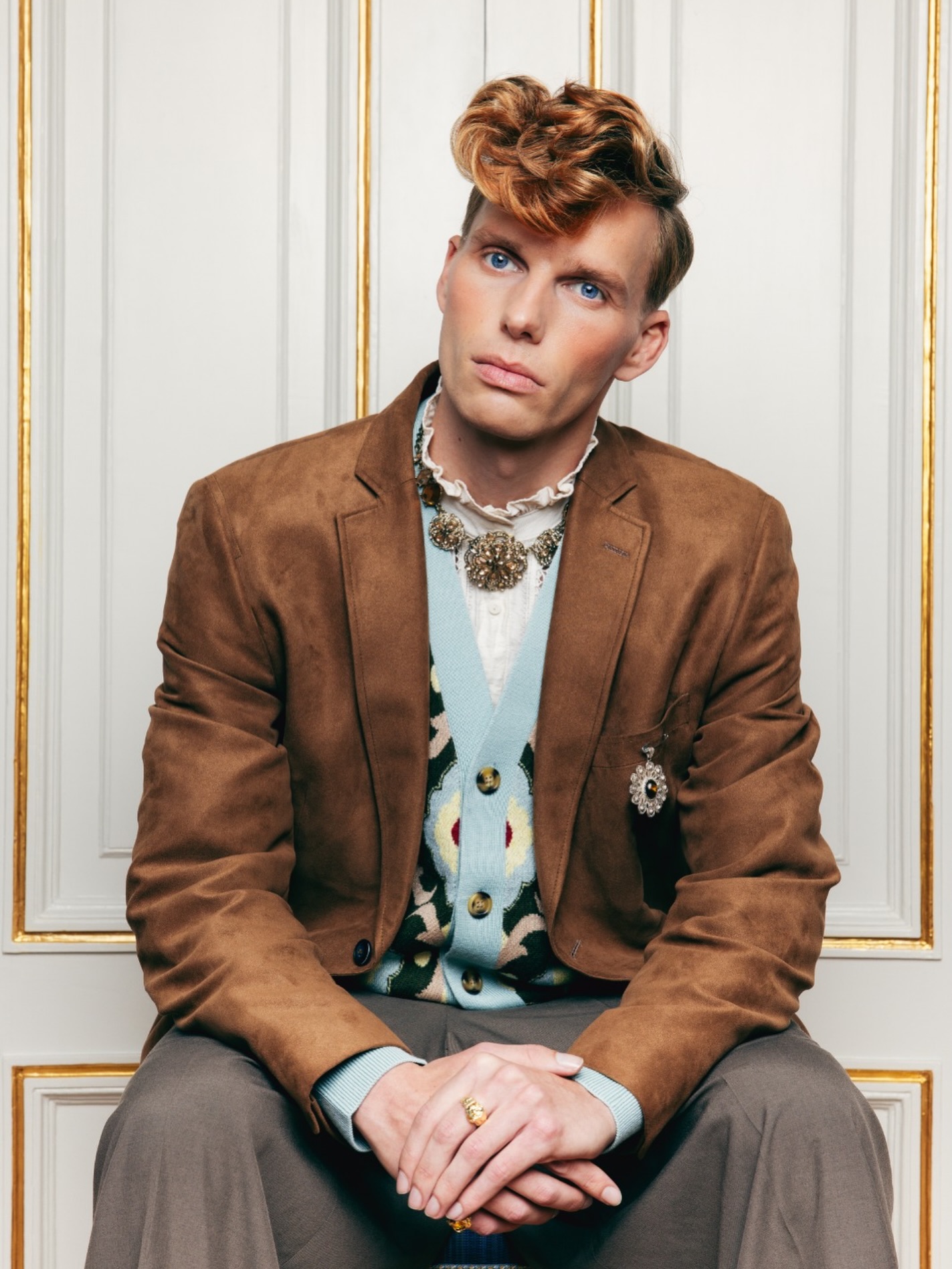 MENS COLLECTION
Coiffure Award 2026
Hair: Lisanne
Make-up: Meis
Photography: @moisedonkers
Styling: @sandratamara__
Assisted by: team MOOS
@coiffureawardnl