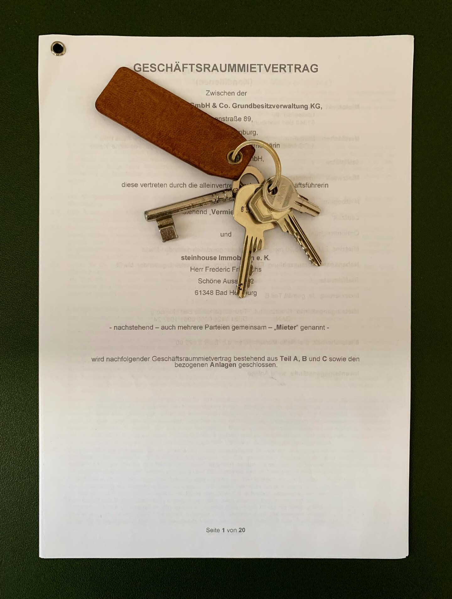 Ein neues Kapitel beginnt. 🔑📄
Für steinhouse Immobilien schlagen wir ein großes, spannendes Kapitel auf und das ist erst der Anfang.
Bleibt dran, denn schon bald teilen wir mehr Details mit euch. 👀✨
#immobilien #neubeginn #comingsoon | #steinhouse #steinhouseimmobilien