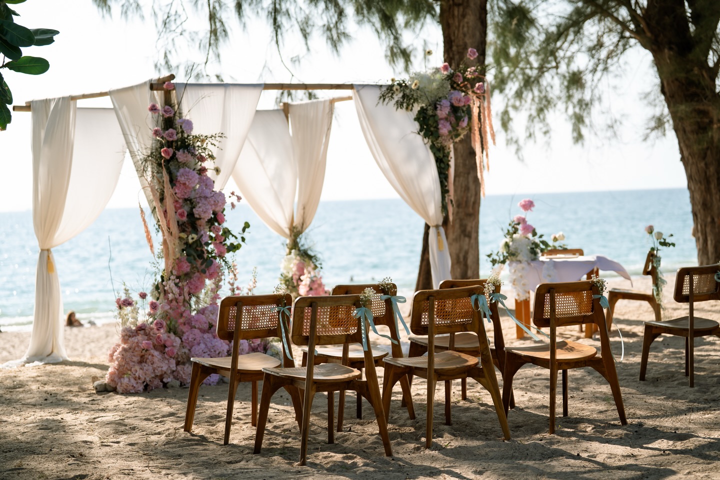 Tie the knot on the best spot in Koh Lanta. With a team of highly experienced professionals, we carefully craft each celebration to make your dream wedding become reality💍🤍✨
For enquiries, kindly email us at:
📩info@longbeachchalet.net
🌐www.longbeachchalet.net