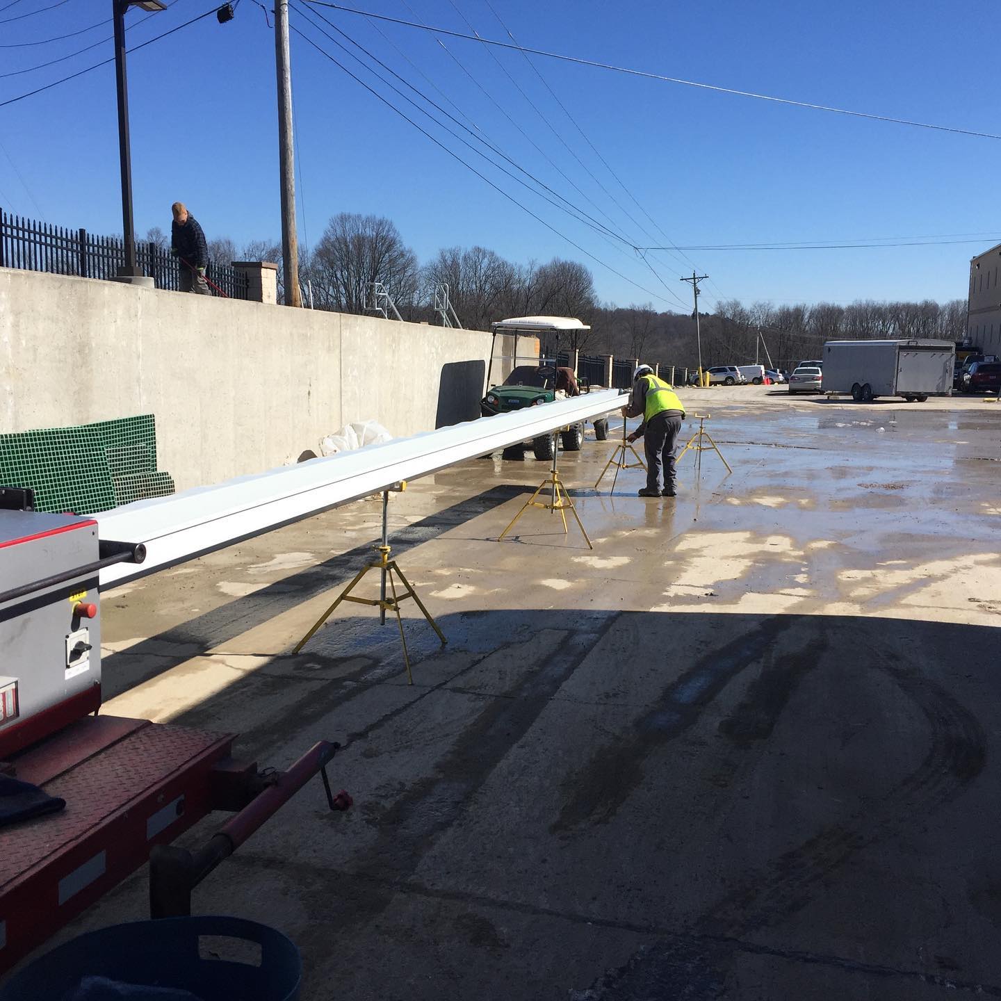 A beautiful day to be working! We’re privileged to work with great commercial roofing companies like @grandviewroofing We provided them with a 7” flangeback gutter system to finish out their roofing project at Case Farms in Winesburg, OH. #commercialroofing #ohioroofing #ohiocontractor #holmescountyohio #conklin #ohioamishcountry