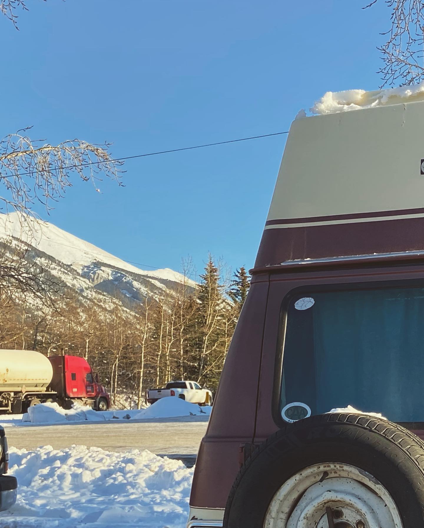 New revelation: Doug is not rated for -26
#vannin #vanlife #camper #campervan #alberta #skiseason #calgary