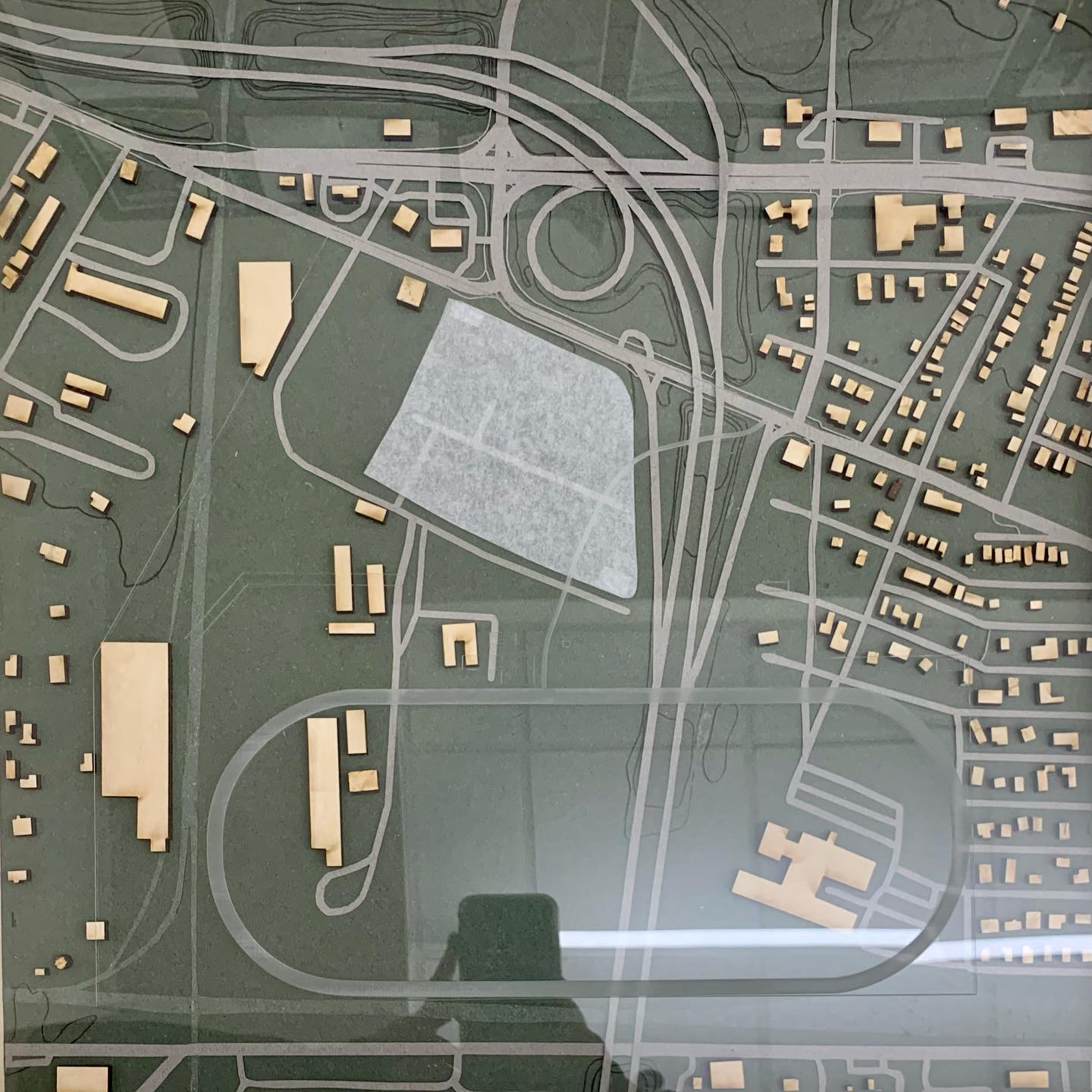 The Weeping Time historical site + proposed memorial location.
The model recognizes the now forgotten site of Ten Broeck Race Course, the location of the largest slave auction in the US.
•
#theweepingtime #theweepingtimememorial #architecture #architecturemodel #scadarch #architecturestudent #concept #designer #memorialdesign #memorial