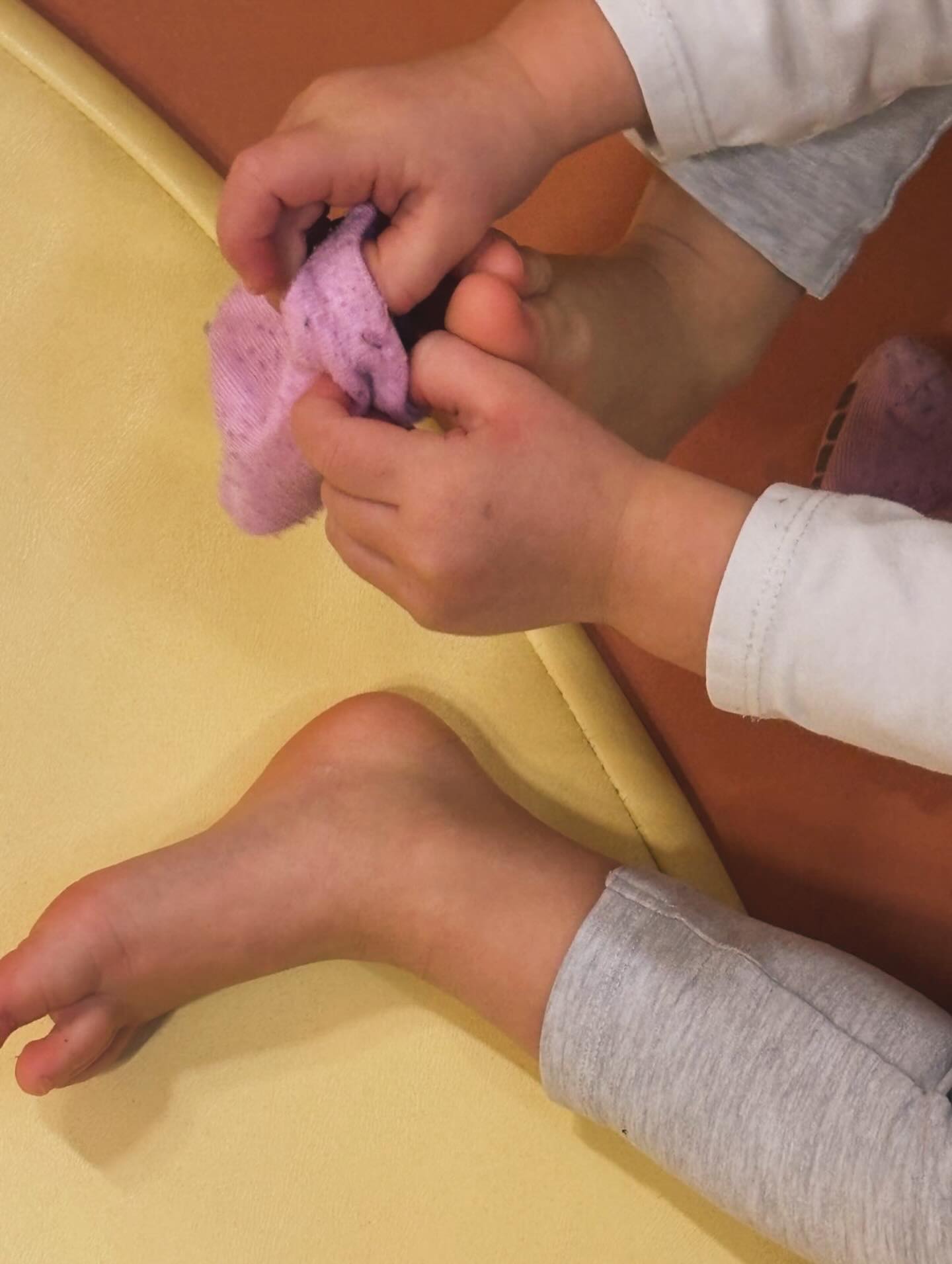 Faccio da solo/ faccio da sola! Che emozione…
#asilonidomilano #autonomiaalnido #cresciamoinsieme