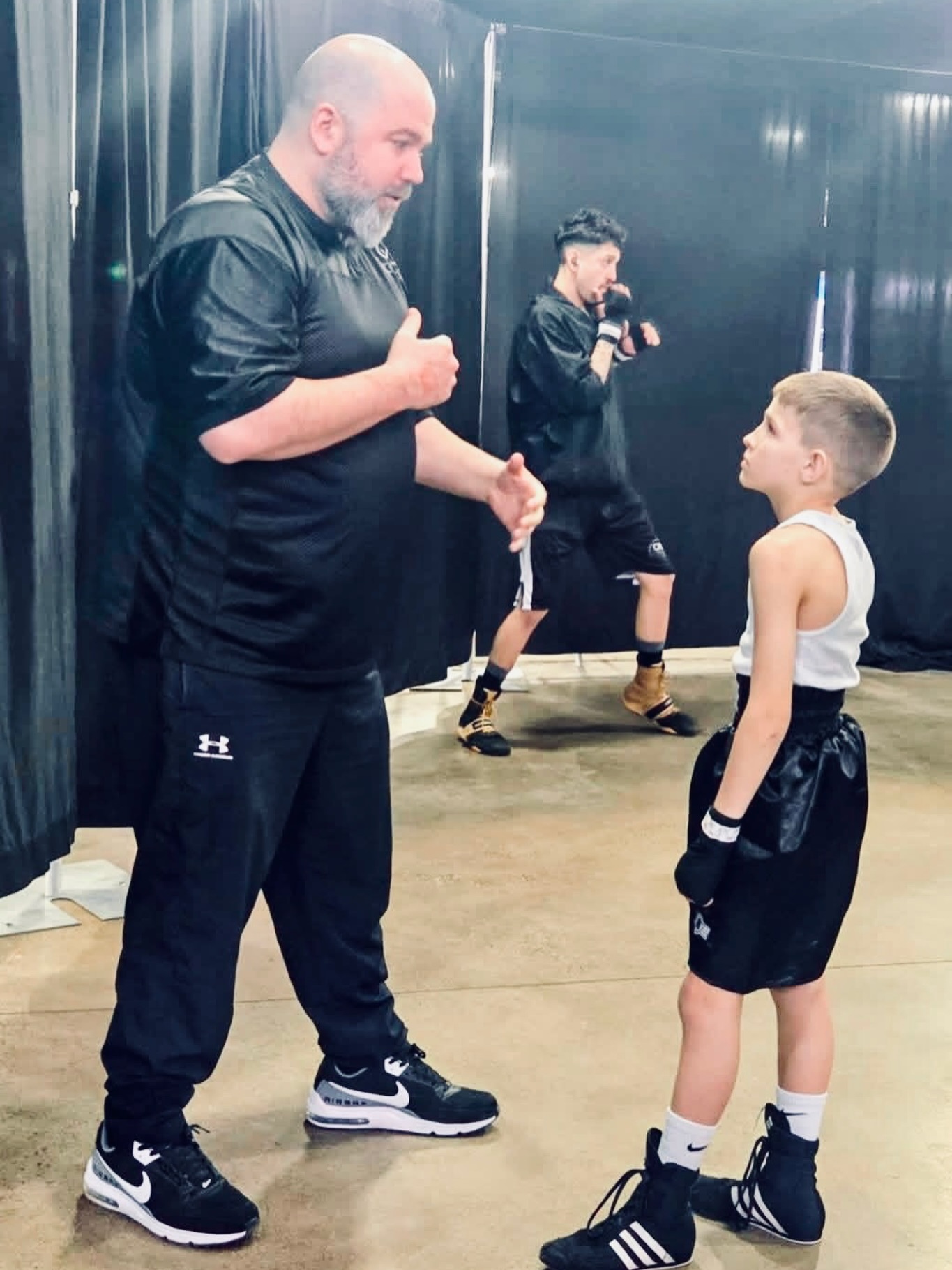 Before every fight, there’s a moment where the noise fades and the focus begins.
Yesterday I had the opportunity to spend that moment with a young boxer preparing to step into the ring. Mentorship in boxing isn’t just about punches and footwork — it’s about confidence, discipline, and helping someone believe in themselves when the pressure is on.
Proud of this young fighter for having the courage to compete. Remember the name Jace Pieropan!
Champions aren’t built in the ring… they’re built long before the bell rings. 🥊
📸 - @hurricanekatrina315