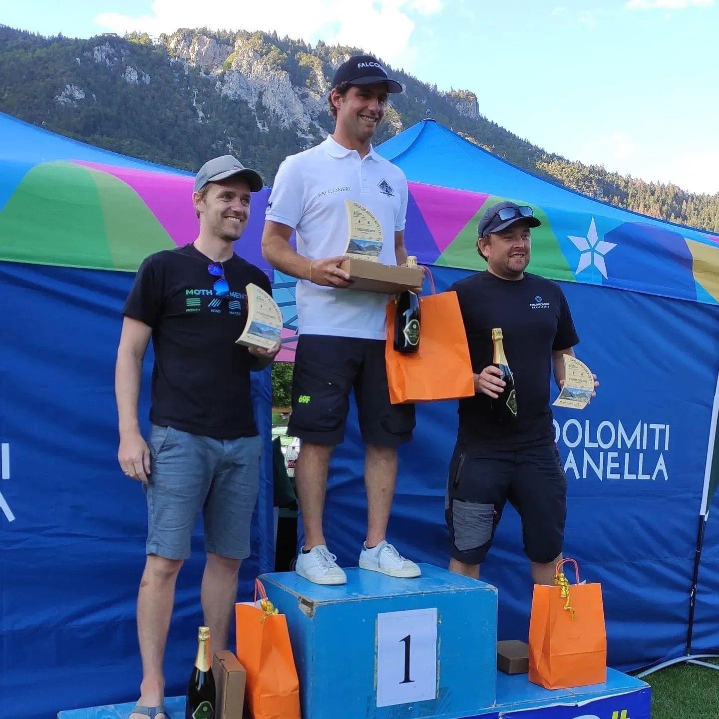 Thanks for all the birthday wishes. I had a fantastic long weekend at beautiful lake Molveno doing the first ever moth regatta there. What a lovely place. Can’t wait to come back next year! Finished 2nd after 7 races. Congrats to a well deserved win to @salva_simone and good luck for the worlds!
#camarowatersports #roblineropes #ropesexpert @uycas