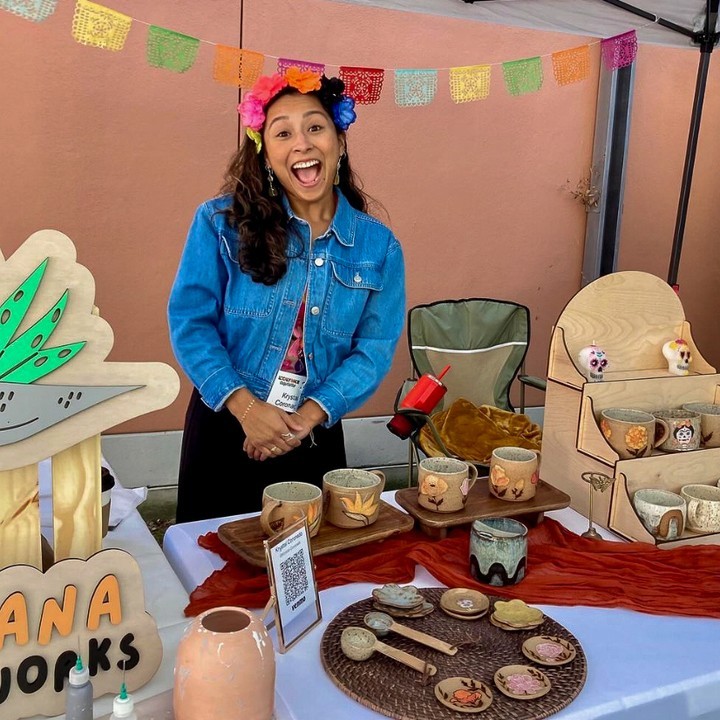 Good Neighbor Presents...
Makers & Neighbors Market ✨🛍️
To celebrate the season, @shopgoodneighbor is hosting 11 of their favorite Indy makers in-store this Saturday, November 29th through Tuesday, December 3rd!
Shop their curated collection of brands alongside beautiful art, ceramics, jewelry & more! 💍
@tejana.clayworks
@katelynfreedart_
@macra_yay_macrame
@salamejewelrydesigns
@morgankceramics
@palefoxdesigns
@smdefelice
@toughlucksupply
@mellowmoodhempco
@sloanejewelrydesign
@thehathawaycollection