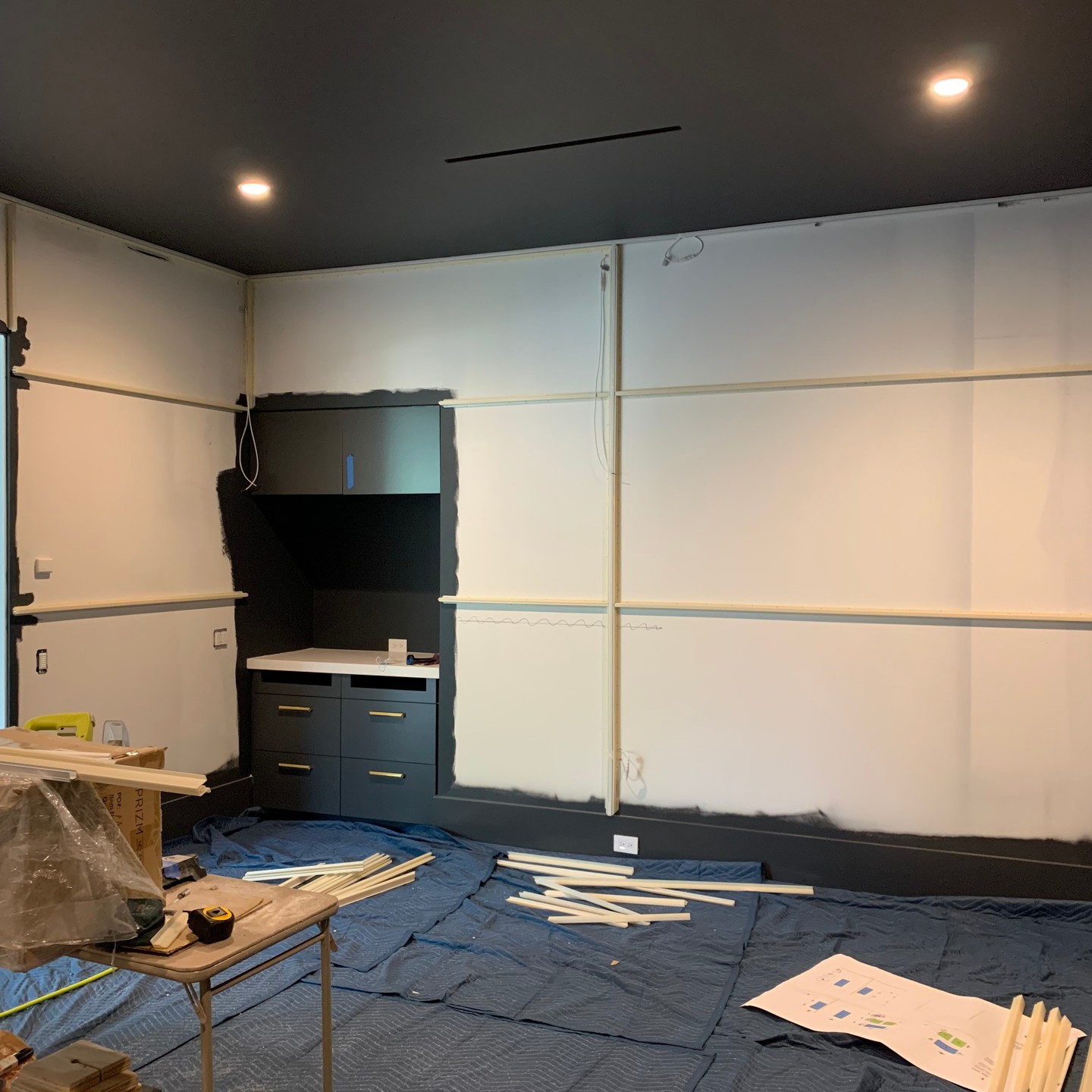 Custom home theater install with acoustic panels and stretched fabric walls, Control4 system with a Sony projector and Lutron lighting.
#sony #screeninnovations #control4 #lutron #hometheater #smarthome #rgblights #lightingcontrol