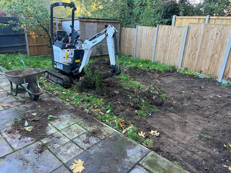 Swipe to see this week’s transformation 🤩
This artificial lawn is a luscious rich green and super soft to touch!
#TarmacDriveways #TarmacNorwich #BlockPaving #NorfolkDriveways #DrivewaysNorwich #Landscaper #NorwichLandscaper #ResinBoundNorwich #TarmacNorwich #NorwichDriveways #Asphalt #ArtificalGrass #AstroTurf #Fashion36 #ForteFashionGrass