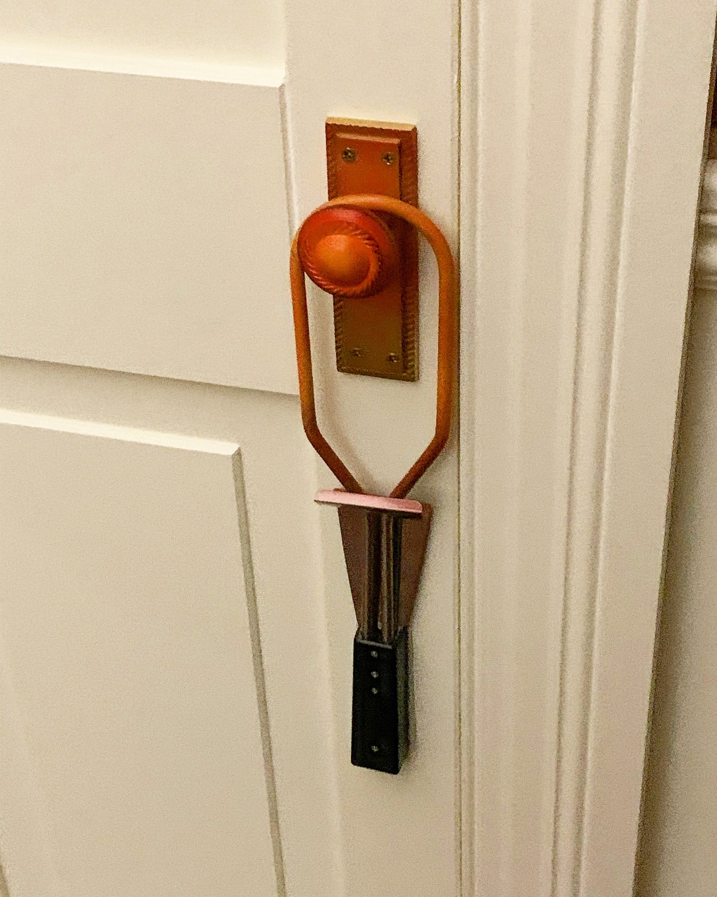 Home Alone
Painted up the door handle and the heating element to look incredibly hot, at least I hope it does!
Discovered what the heating element actually is though, always assumed it was from a hot water boiler, but it’s for pre warming BBQ coals so they light much easier. Something I didn’t know existed, nor had any need to exist. No wonder I’d never worked out what it actually was in the film!