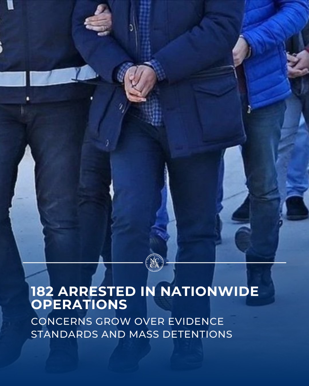 Mass Arrests Continue in Turkey Amid Ongoing Crackdown
Turkey has arrested 182 people following the detention of 298 individuals in nationwide operations across 38 provinces over alleged Hizmet Movement links, according to official statements.
Authorities cited reasons such as social media activity, alleged payphone contacts, and the use of certain mobile applications — grounds that have been widely criticized by human rights groups as insufficient to support terrorism-related charges.
These arrests are part of a broader, years-long crackdown that has led to the conviction of over 126,000 people and the investigation of many more since 2016.
Such large-scale operations continue to raise serious concerns about due process, evidentiary standards, and the proportional application of anti-terror laws.
🔗 Read more:
https://loom.ly/ztnI1pA
#HumanRightsViolations #Turkey #RuleOfLaw #HizmetMovement