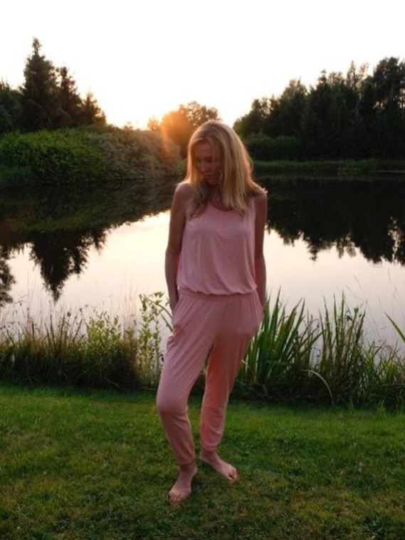 💕🌿 🌸 Beauty, to me, is more than what we see in the mirror — beauty is divine.
It is a radiant truth that lives within us and flows outward into the world. True beauty is the expression of our soul, our energy, and our connection to nature.
Nature itself teaches us what beauty really is. A flower does not try to be beautiful — it simply is, because it follows its true essence. The same divine intelligence that creates the forests, oceans, and stars also lives within us.
This is also the essence of the sacred feminine — the natural, intuitive, creative life force that flows through all living things. It is the energy that nurtures, creates, heals, and brings beauty into the world. When we reconnect with this energy within ourselves, we begin to remember who we truly are.
When I care for myself through rituals, nourishing ingredients from the earth, moments of stillness, and even the clothes I choose to wear, I am honoring my full expression as a woman. Beauty is not vanity — it is a sacred relationship with ourselves, with nature, and with the divine feminine energy that lives within us.
How we care for our bodies, our minds, and our surroundings becomes a daily ritual of devotion. When we choose beauty, harmony, softness, and intention, we are honoring the divine feminine within us and allowing it to shine into the world.
So today, let’s choose beauty — inside and out — as a spiritual practice of self-love, presence, and reverence for the life flowing through us. ☀️🌿💕
#divinefeminineenergy #divinebeauty #naturalbeauty #selflove #selfcare