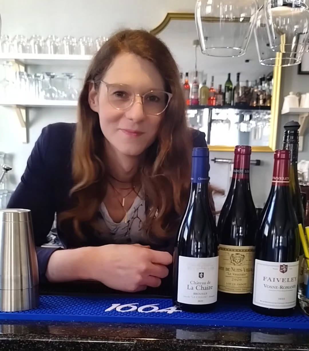 Wer steckt eigentlich dahinter? Für die, die mich noch nicht kennen: ich bin Mara und freue mich, dass Ihr hier seid!
#restauranteur #frenchrestaurant #rostock #restaurant #weinbar