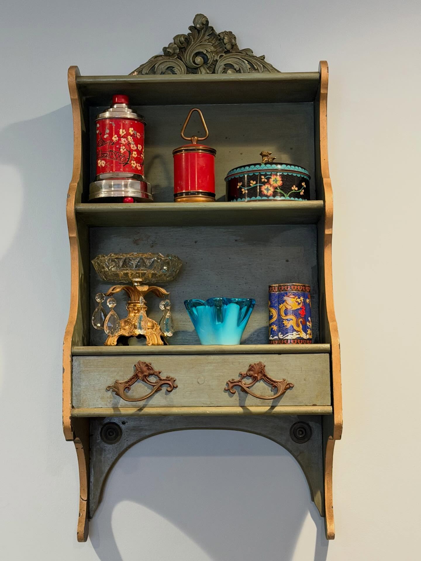 auctions are a reality for so many in the vintage and antique world and there are days when you find things you must keep for yourself. today was one of those days with this french beauty. i am thankful for vintage haus auctions in island park , NY @vintagehausny for bringing this treasure to me for a tobacciana stash. what beauties do you keep and display treasure in? would love to see pics of your version of treasure.