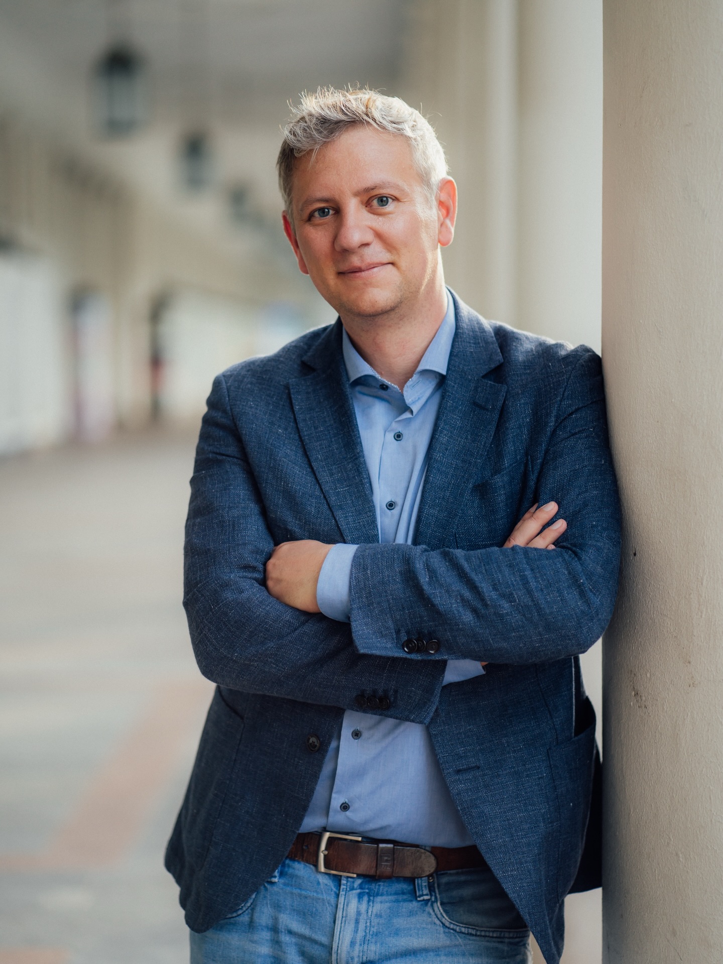 Vielen herzlichen Dank für das Vertrauen!
Es freut mich, dass wir in Michelstadt unser Ergebnis verbessern konnten: 7,19 Prozent und drei Mandate. Dieses Ergebnis ist für mich alles andere als selbstverständlich – gerade in herausfordernden Zeiten. Es ist ein starkes Zeichen.
Auch im gesamten Landkreis habe ich viel persönlichen Zuspruch erfahren. Die vielen Gespräche und Rückmeldungen bedeuten mir viel. Dafür bin ich sehr dankbar.
Gleichzeitig sehe ich sehr klar: In der Fläche konnten wir unsere Ergebnisse nicht überall halten. Das ist enttäuschend – und zugleich ein Auftrag, noch genauer hinzuhören und weiter daran zu arbeiten, das Vertrauen zu stärken.
Ich werde mich weiterhin mit ganzer Kraft dafür einsetzen, die Anliegen der Menschen aufzunehmen und Lösungen voranzubringen.
Denn eines ist klar: Michelstadt, der Odenwaldkreis und unser Land brauchen eine starke liberale Stimme.