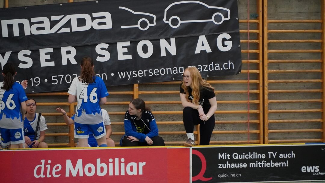 Unsere U17 absolvierte am Wochenende ihre letzte Runde und beendet die Saison mit 20 Punkten auf dem 6. Platz 💙🤍🦁
#floorballzurichlioness #juniorinnen #swissunihockey #lioness #floorball